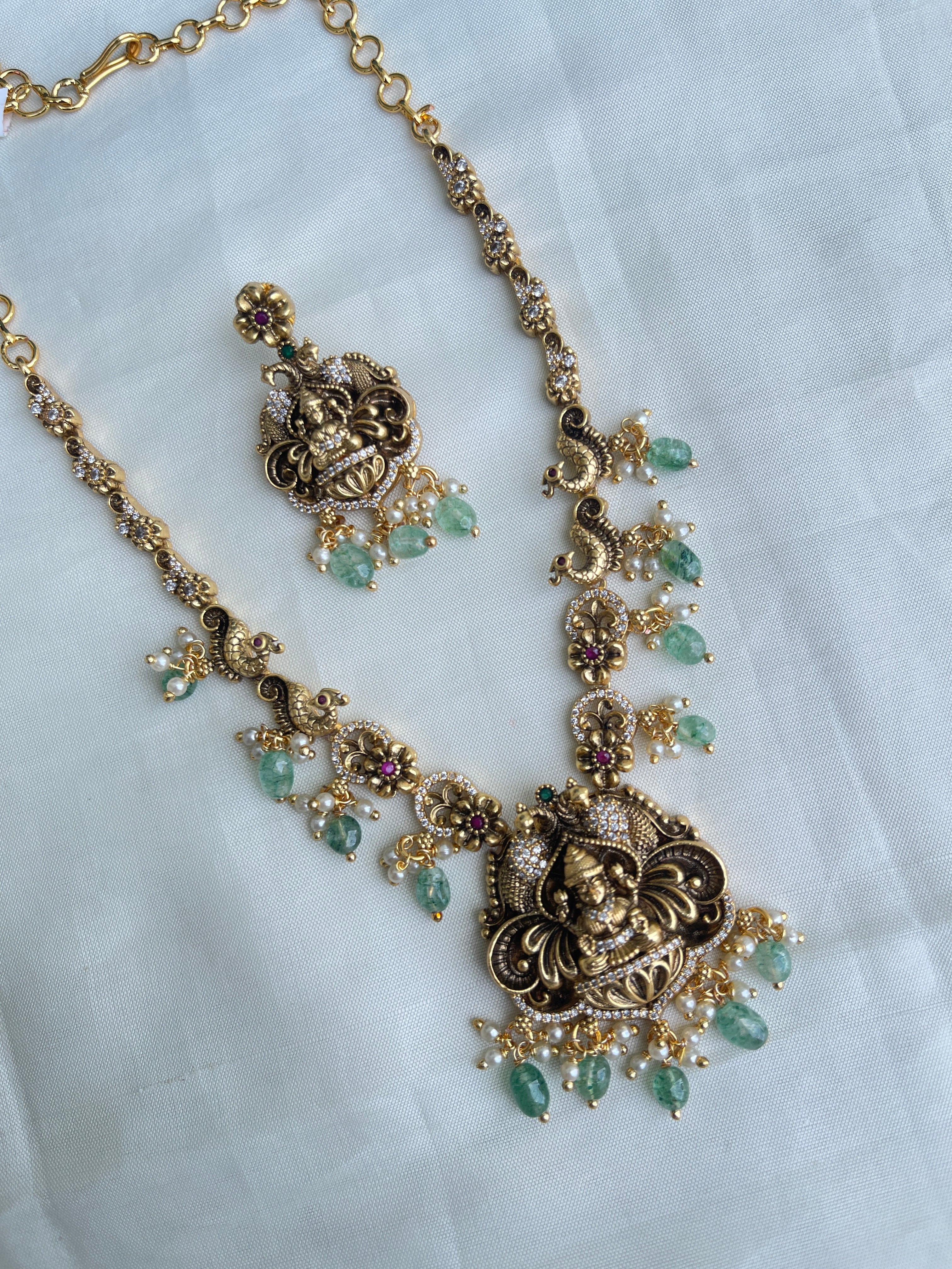Ns1510 Lakshmi Devi antique neckset with green beads