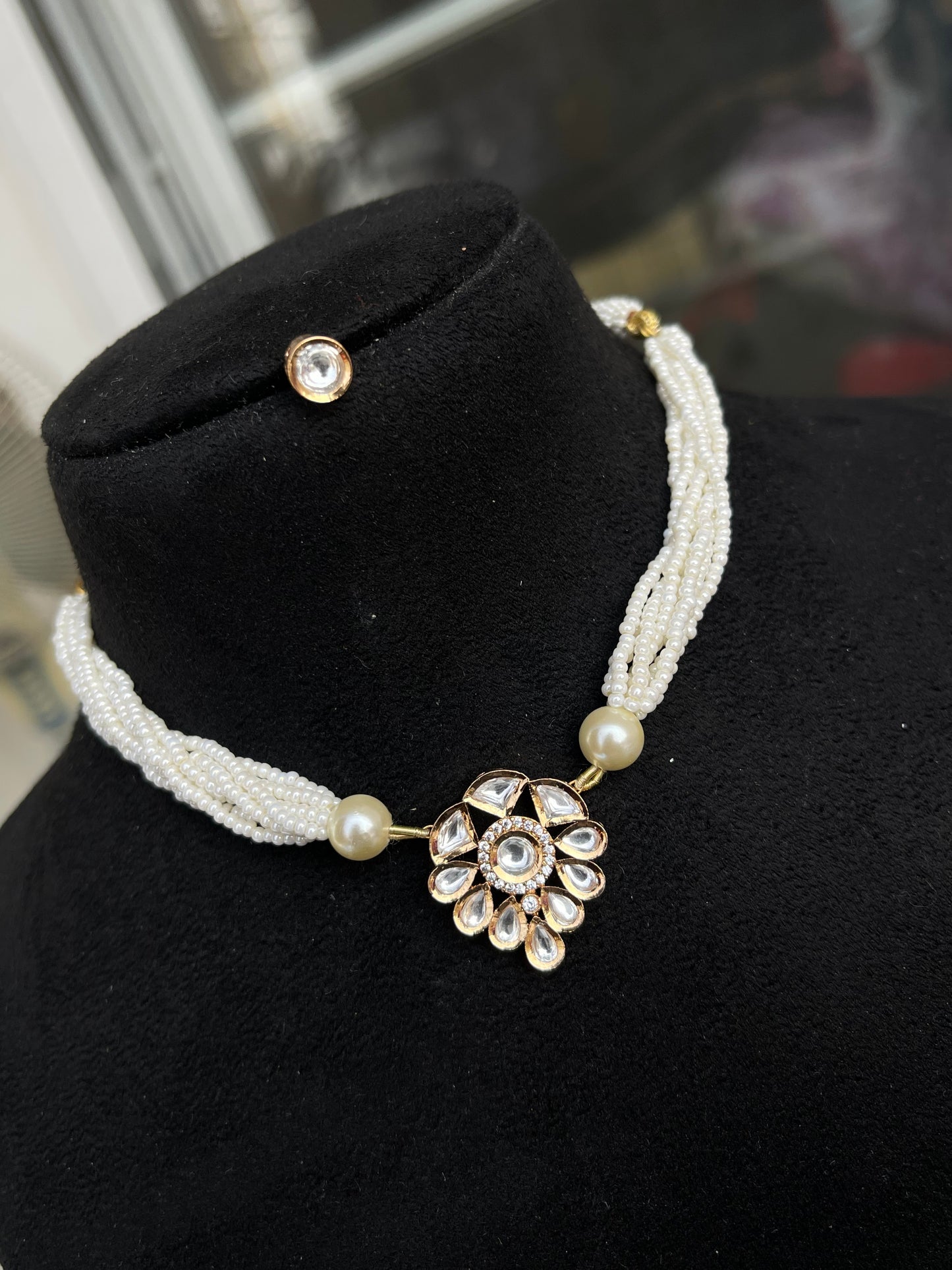 Kundan Choker Simple