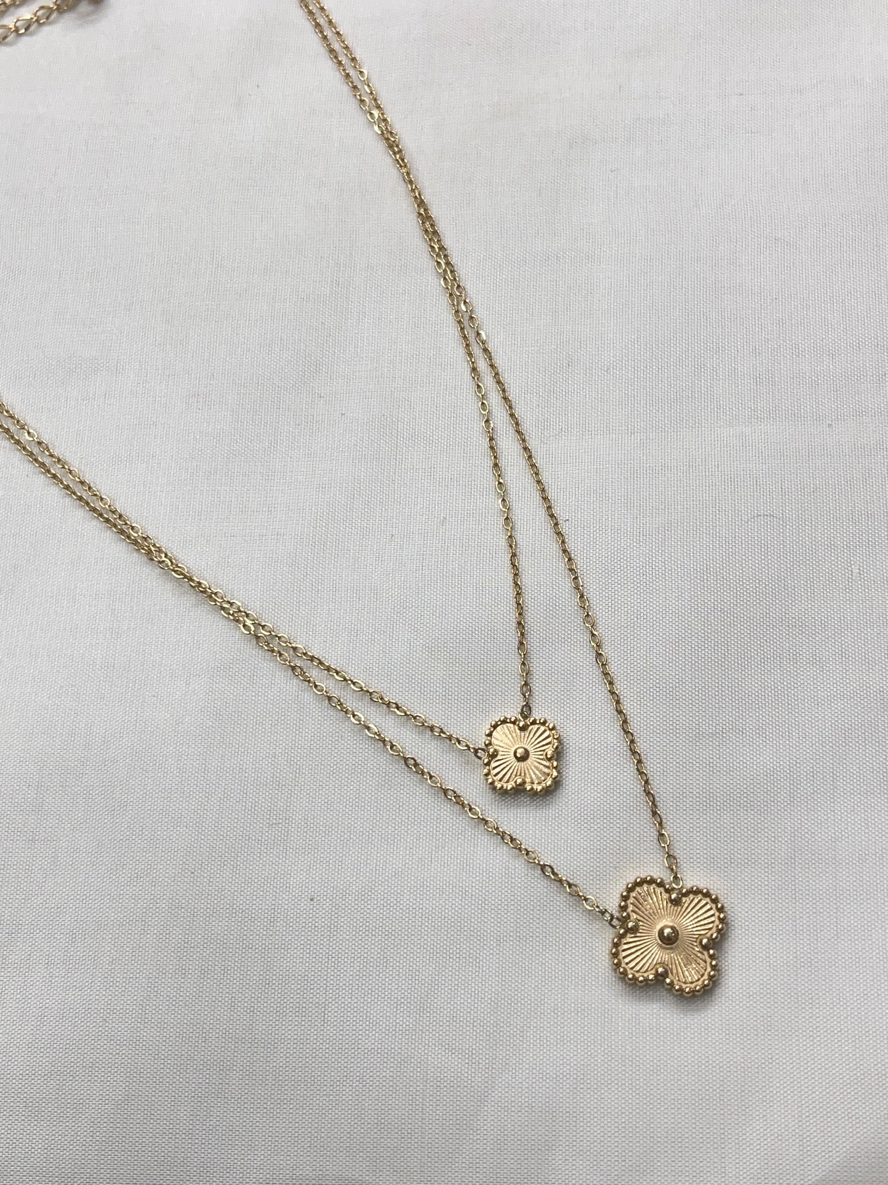 2 layers star neckline