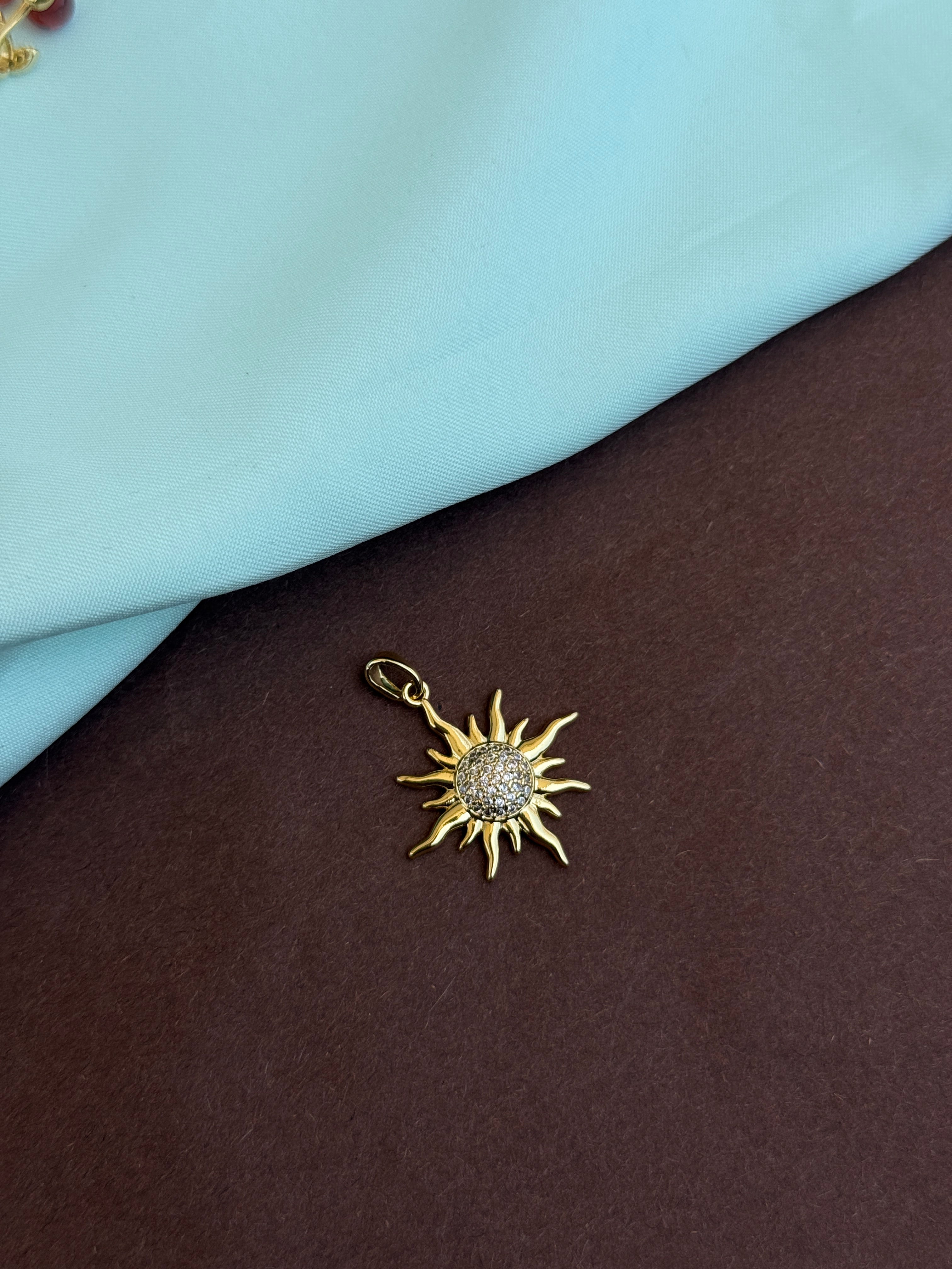 Al032 anti tarnish white stone sun shaped charm ( pendent)