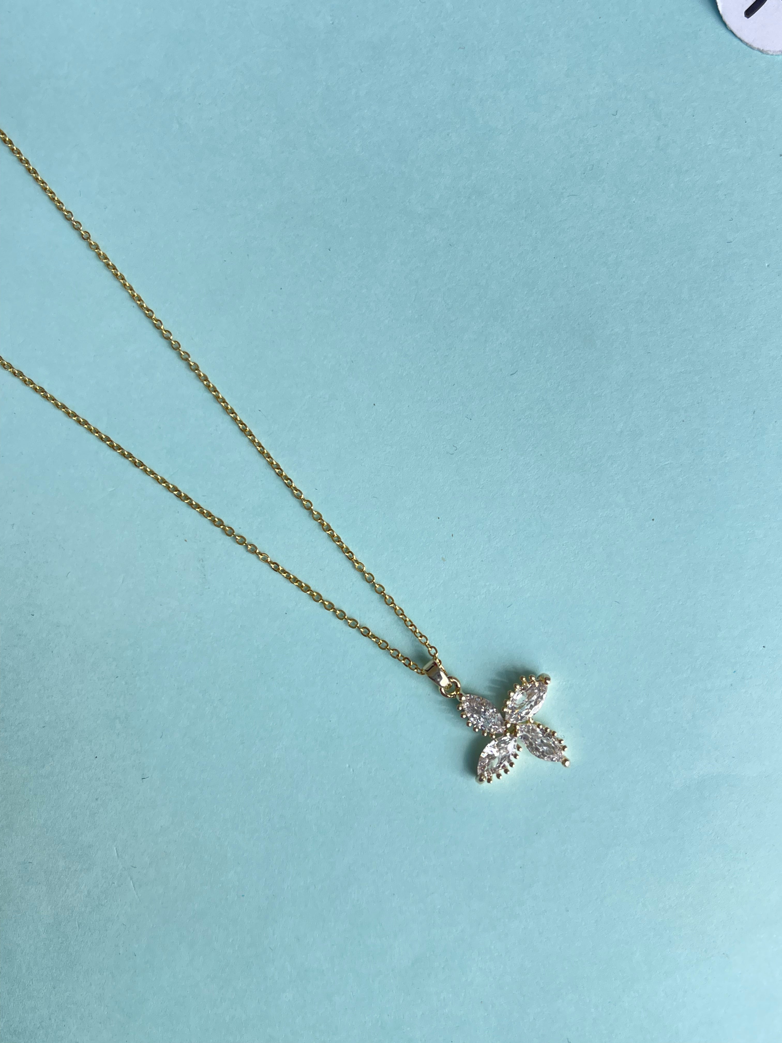 Single line chain with pendant
