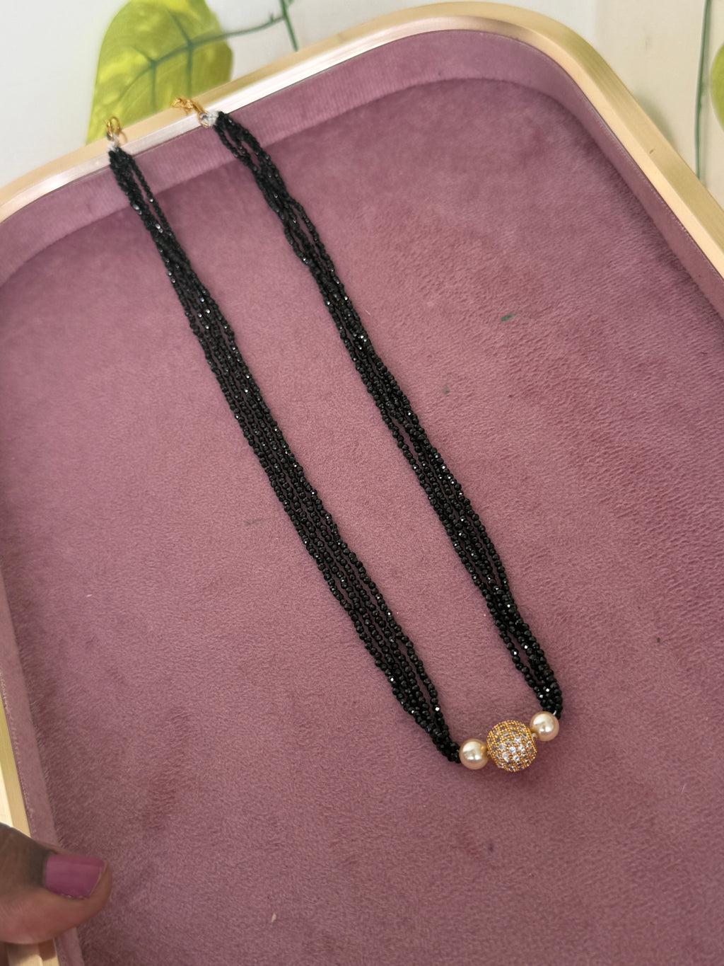 Crystal beads with white ball stones 4 layers 16 inches black beads bb363