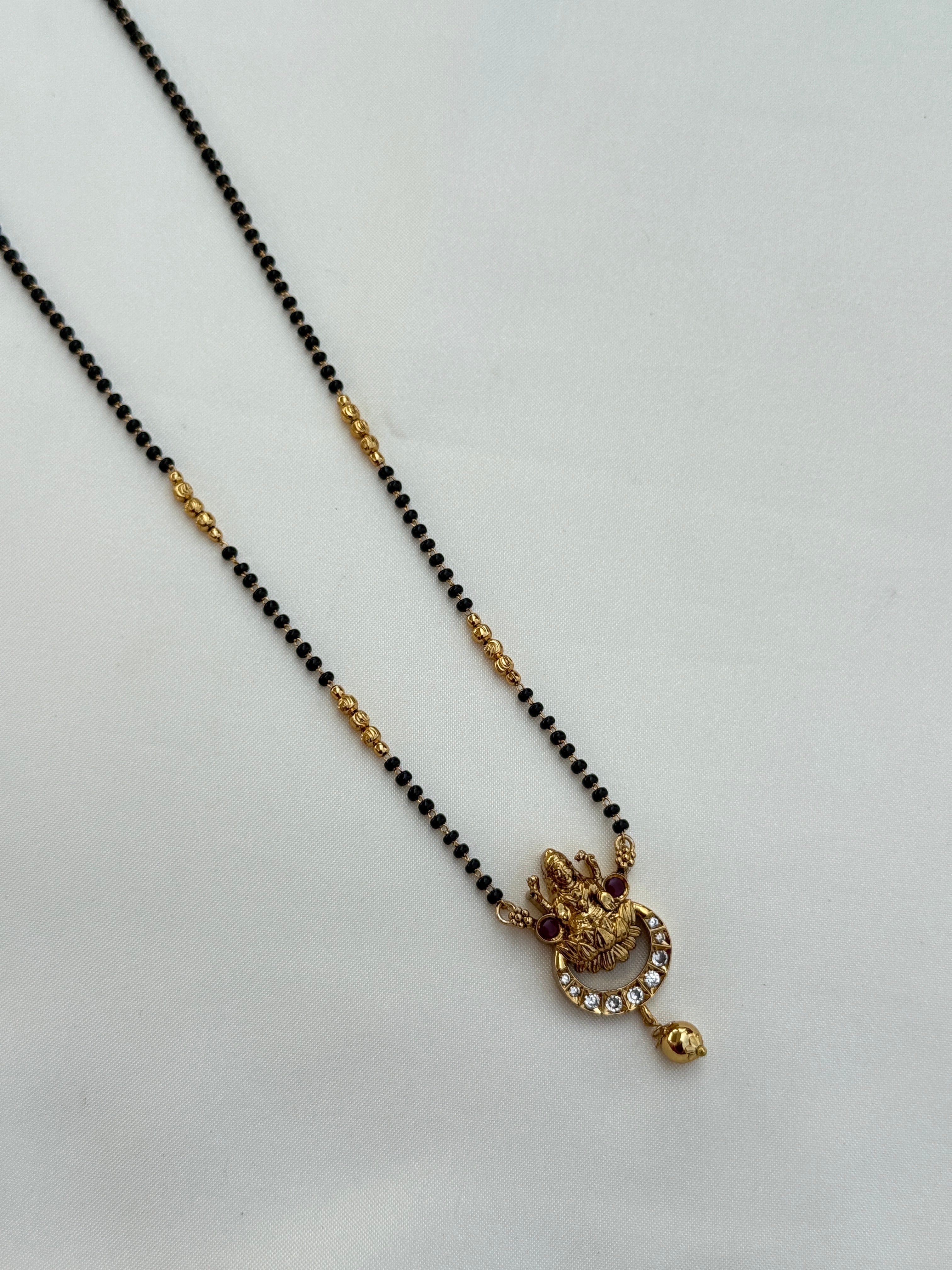 Bb024 single line lakshmi Devi blackbeads