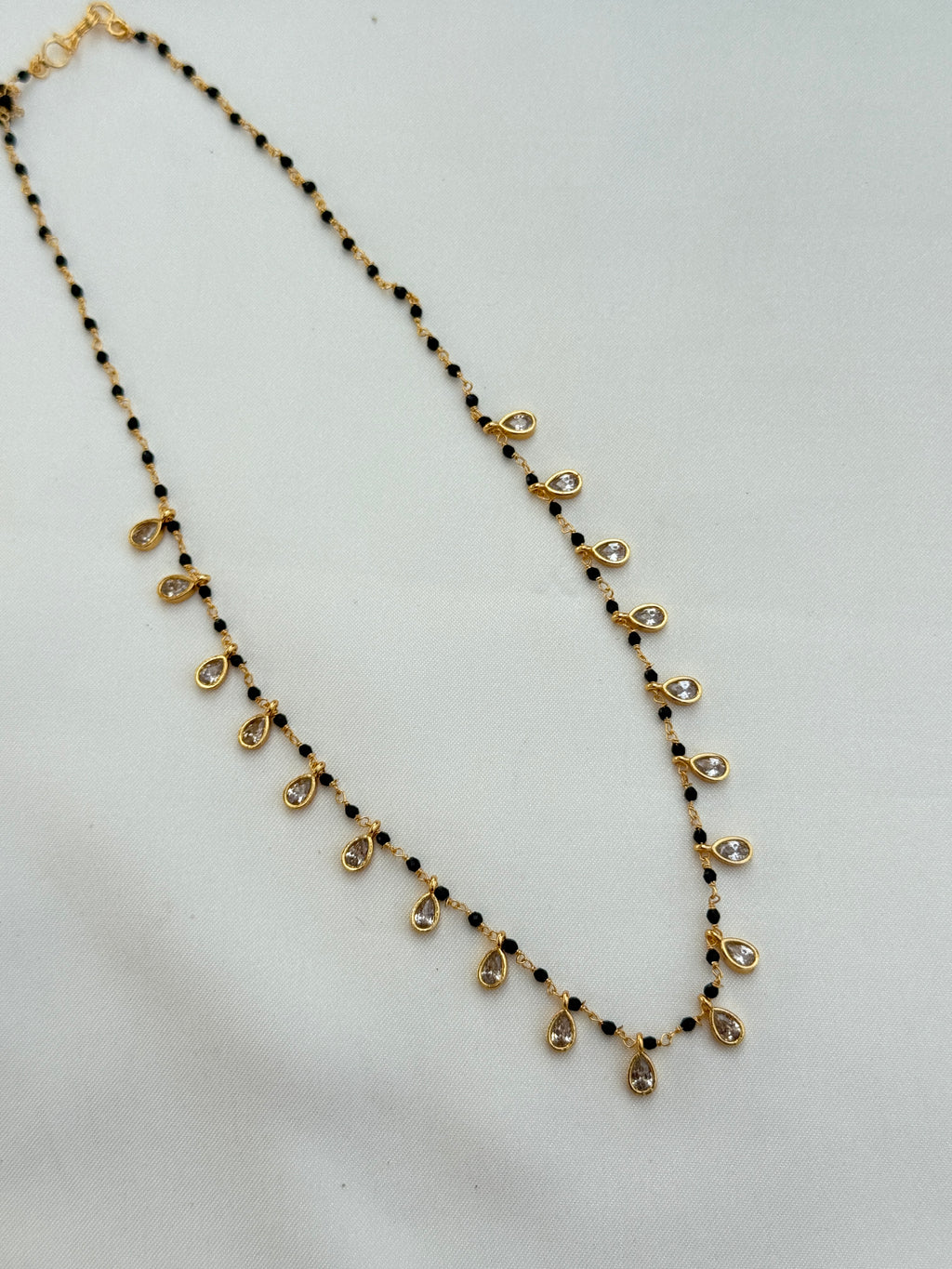 Bb042 19 drops single line short crystal blackbeads
