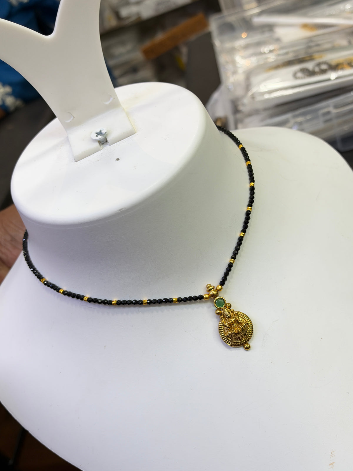 Bb457 18inches lakshmidevi kasu crystal blackbeads