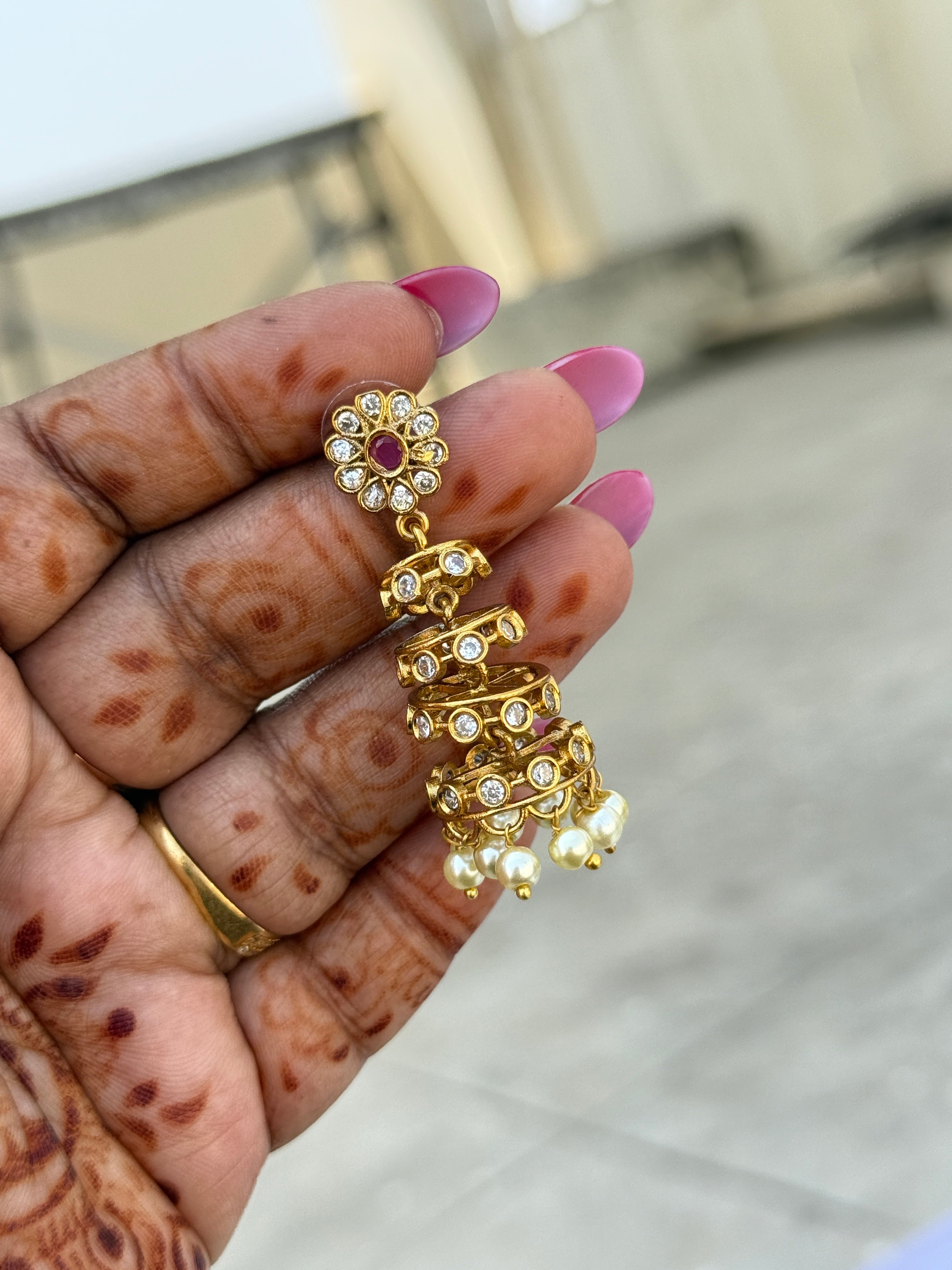 Er223 spiral butta earrings with pearls