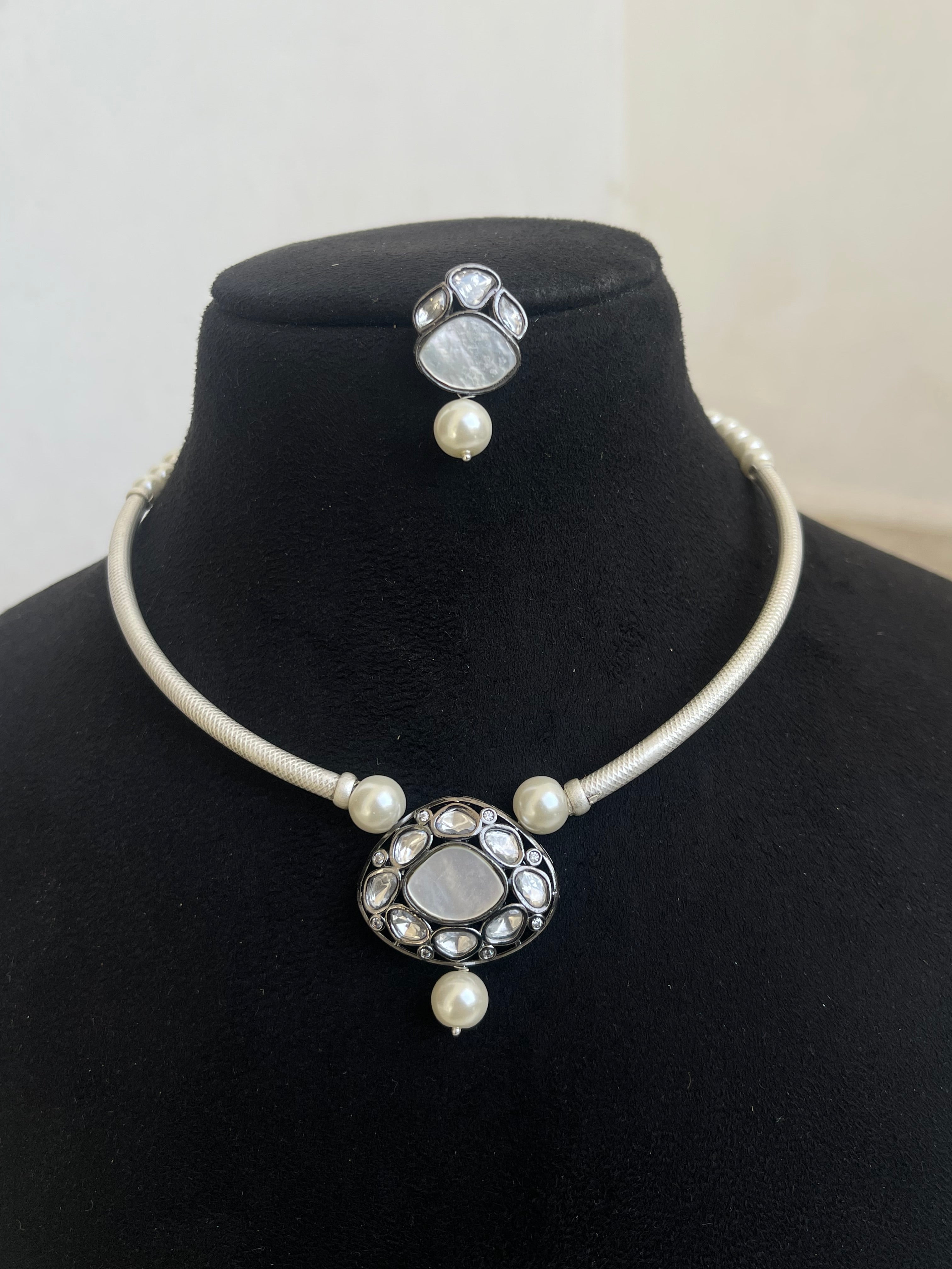 Unique silver thread Moissanite pendant with earrings pr002