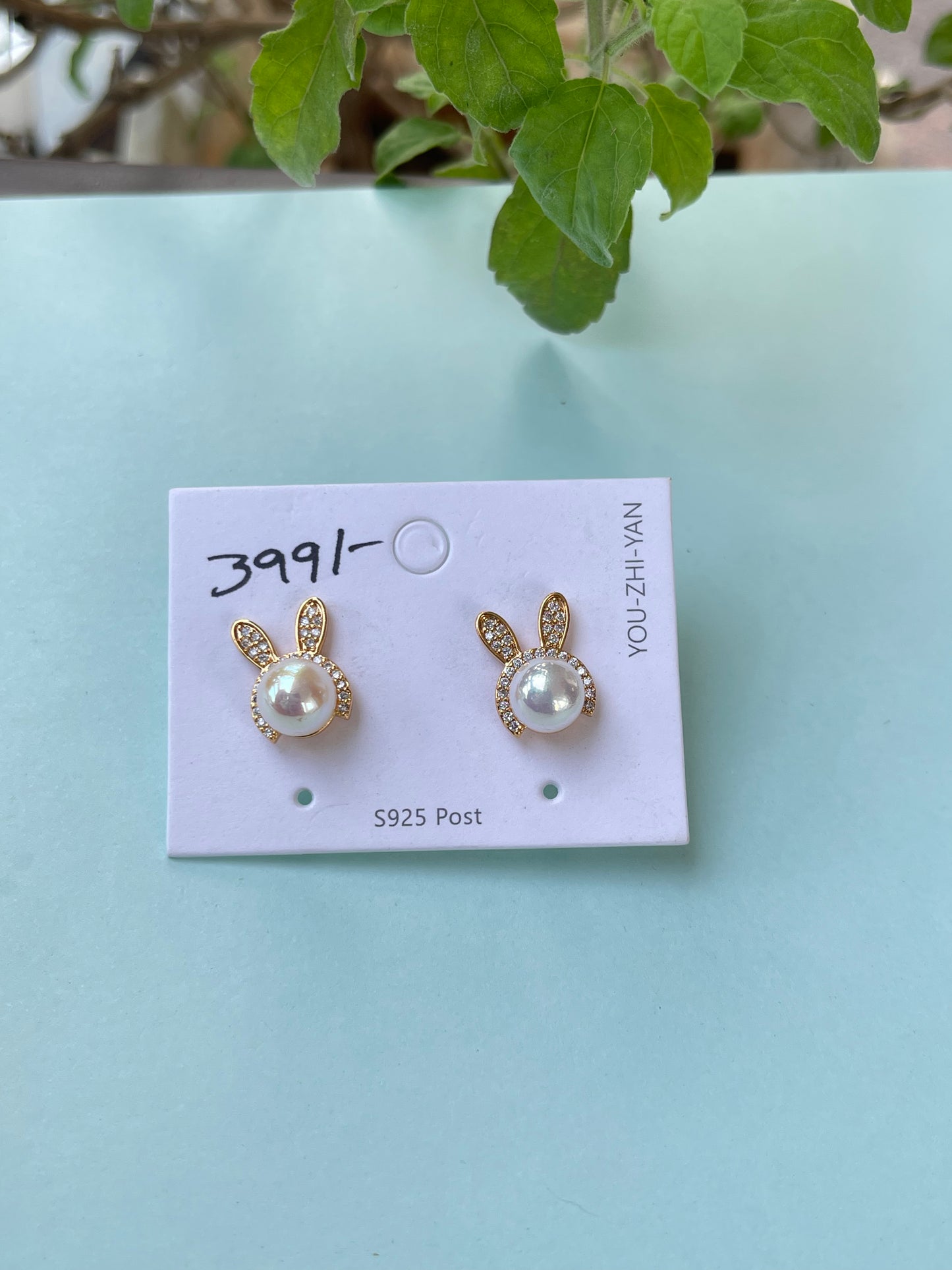 Bunny studs in 2 Colors silver and gold