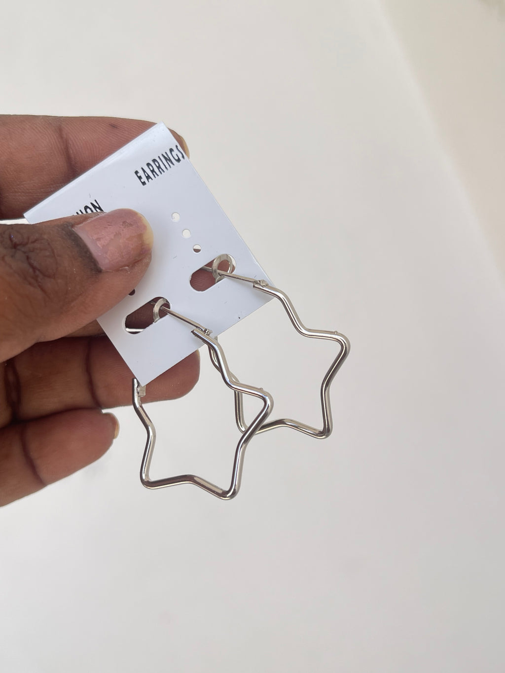 Star simple lightweight hoops silver