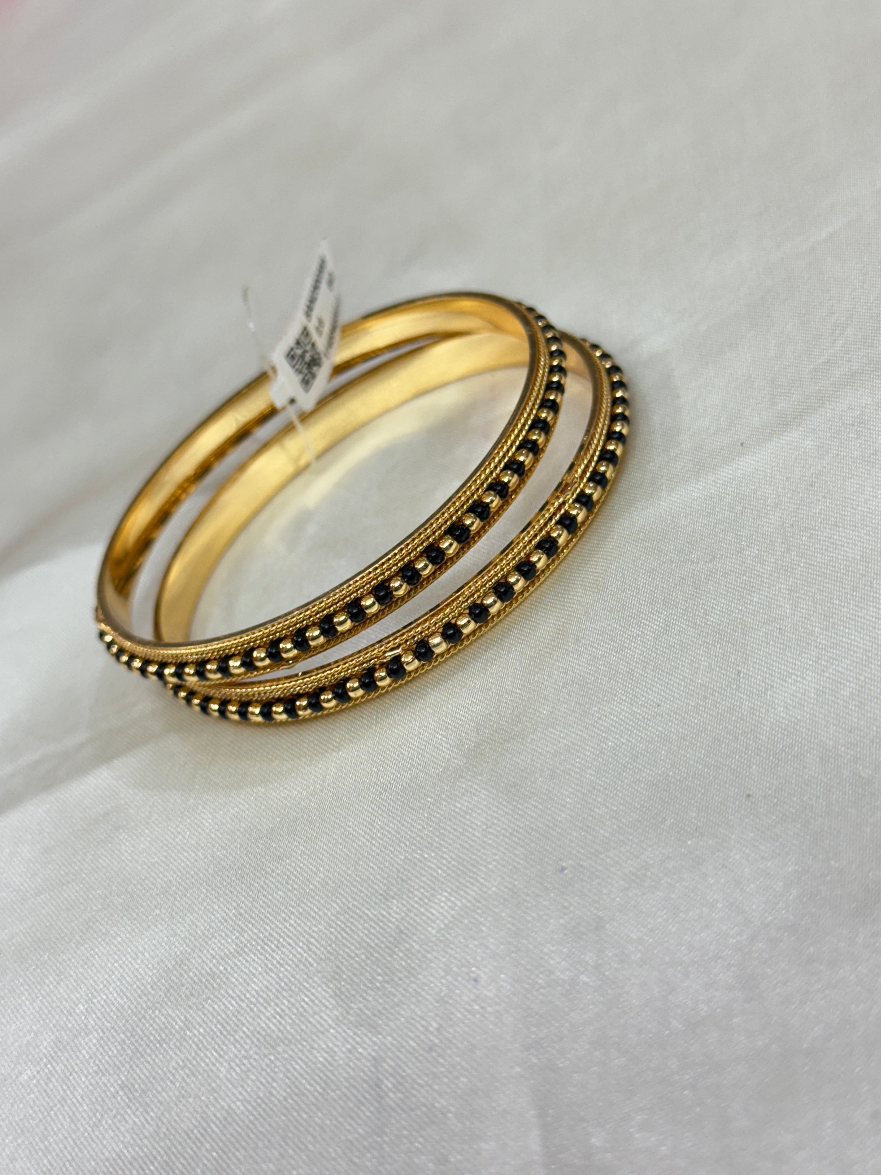 Sb133 Black beads bangles