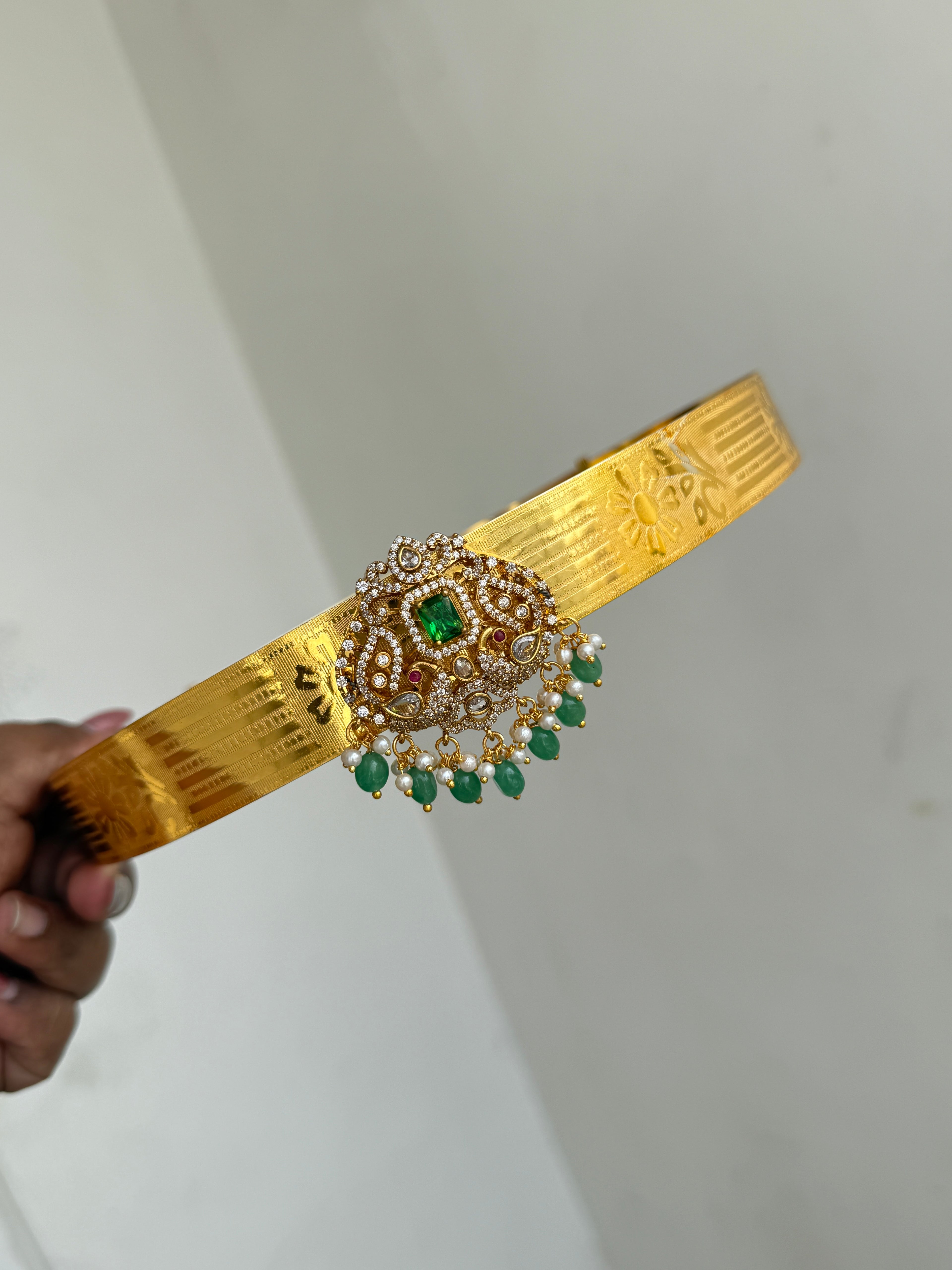 Hb620 dual peacock medium hipbelt with green beads