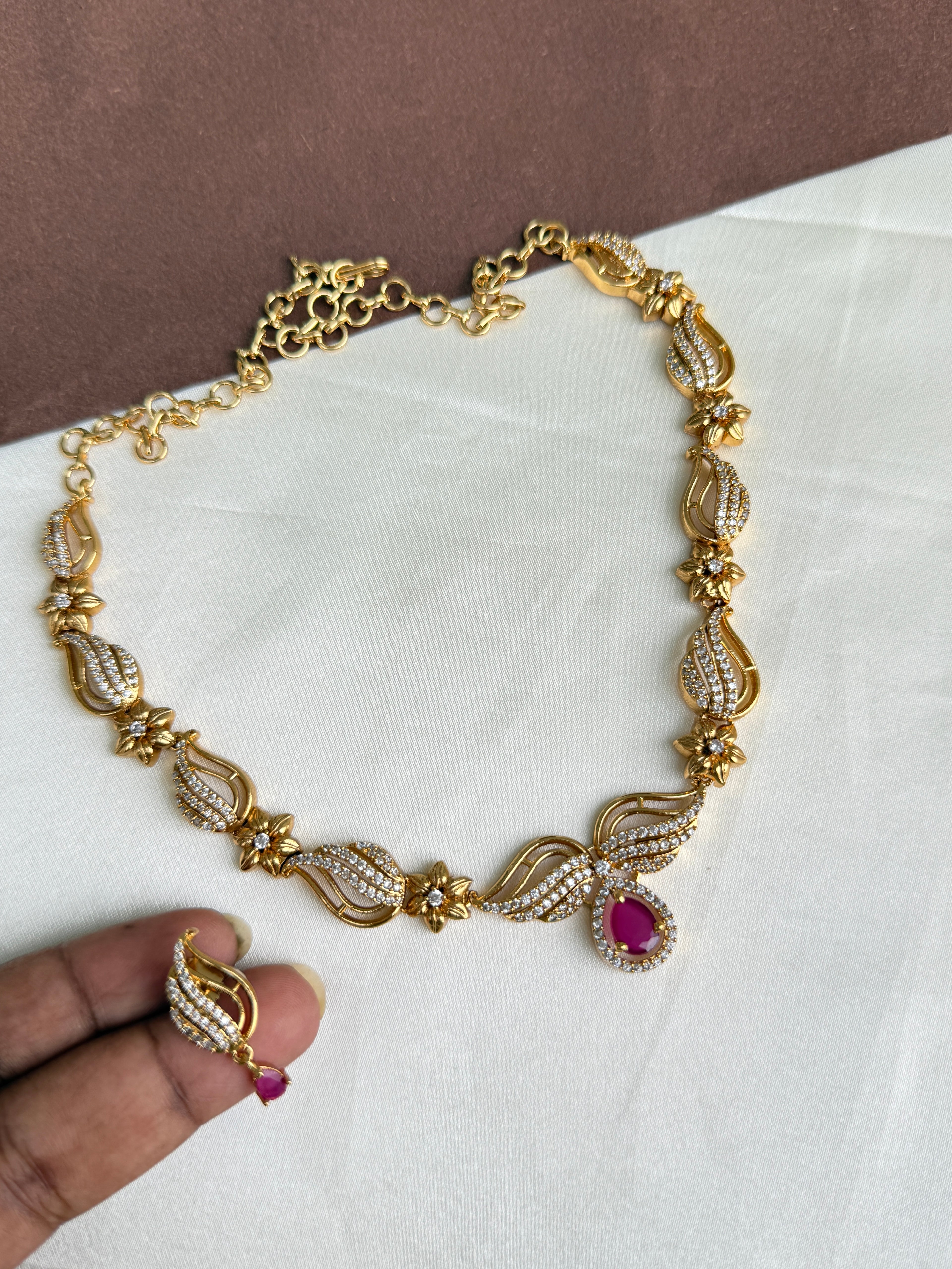 Ns343 simple Ruby neckset with earrings