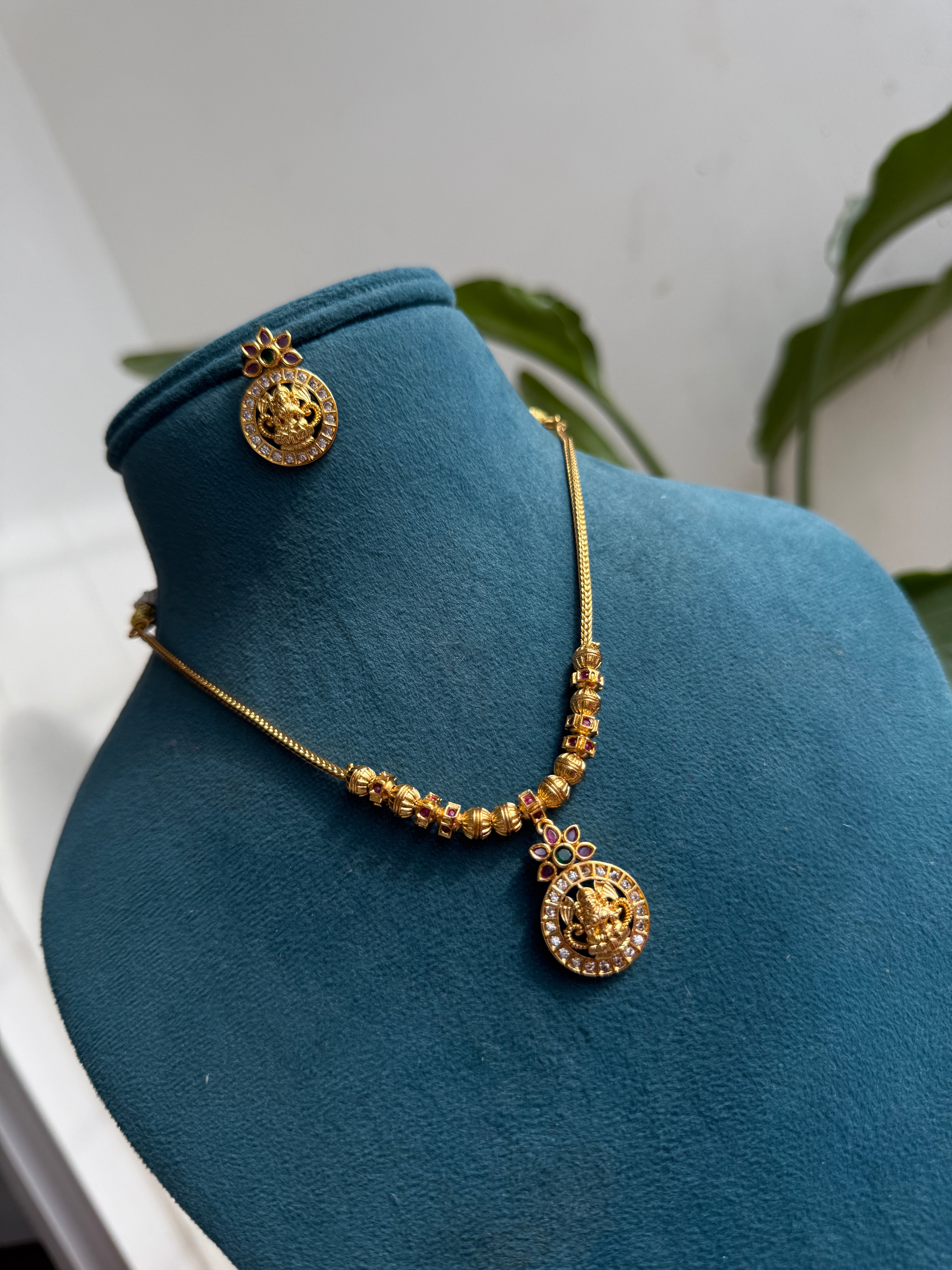Ns471 lakshmi devi nano thread neckset with earrings