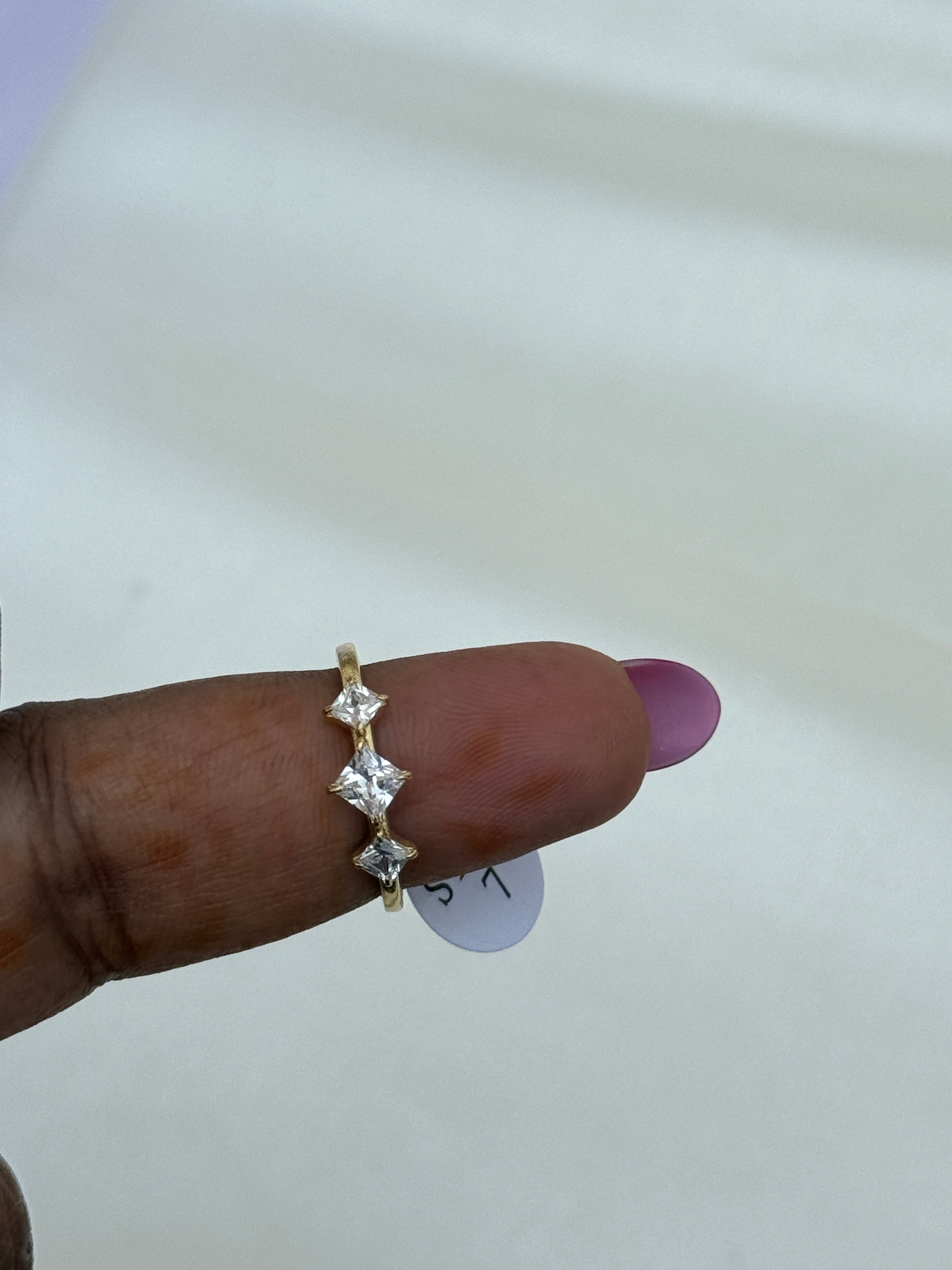 Rg049 anti tarnish 3 stones finger ring