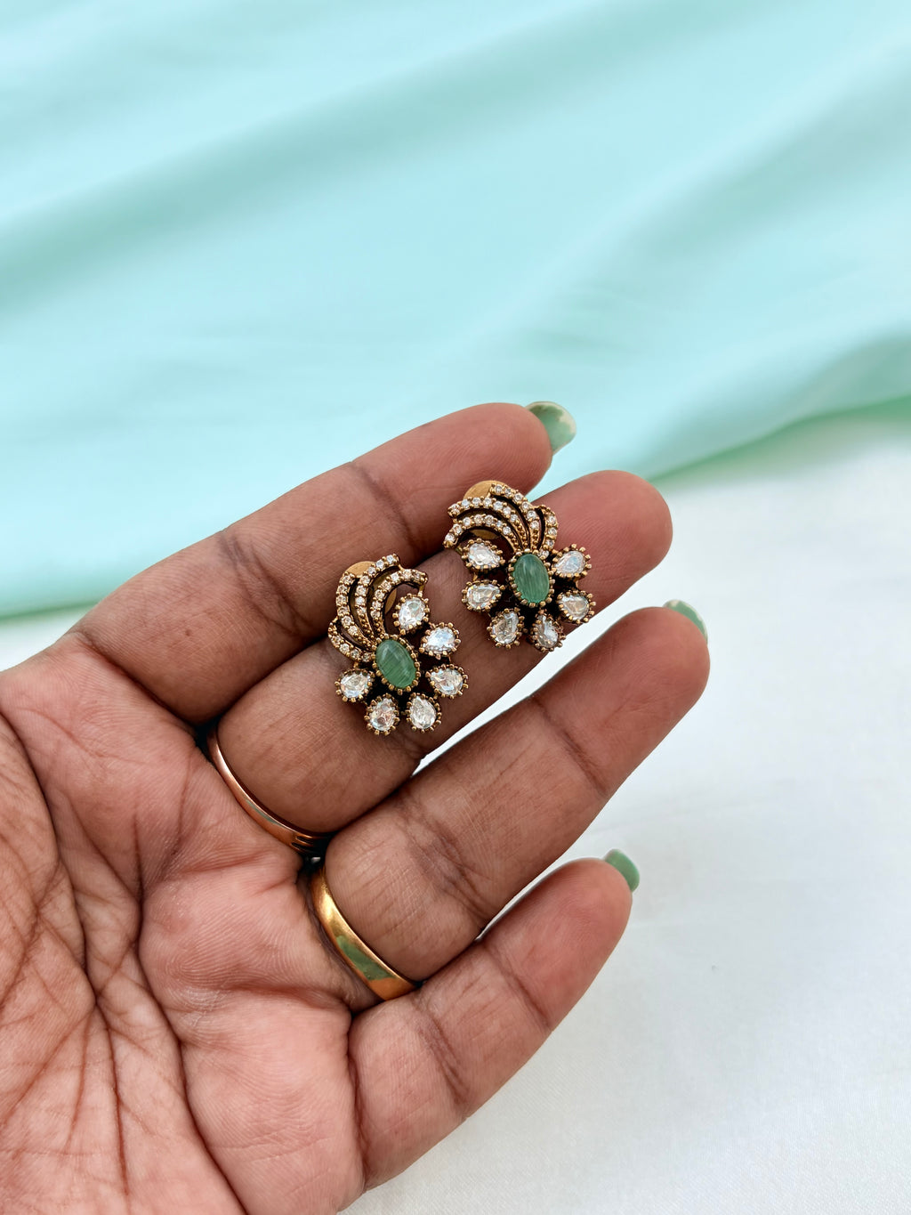 Diamond replica studs st189