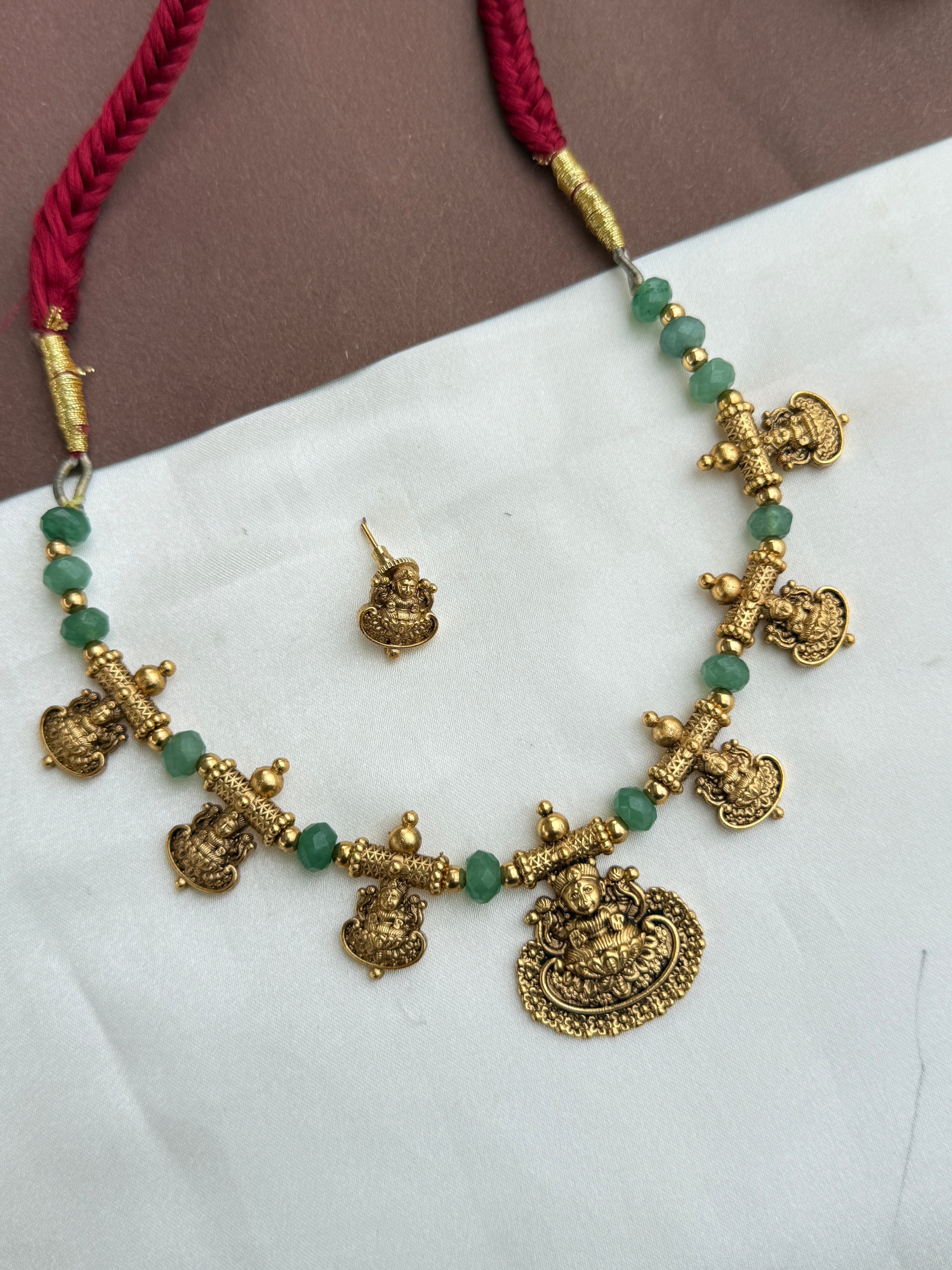 Ns516 lakshmi devi pendants thread neckset