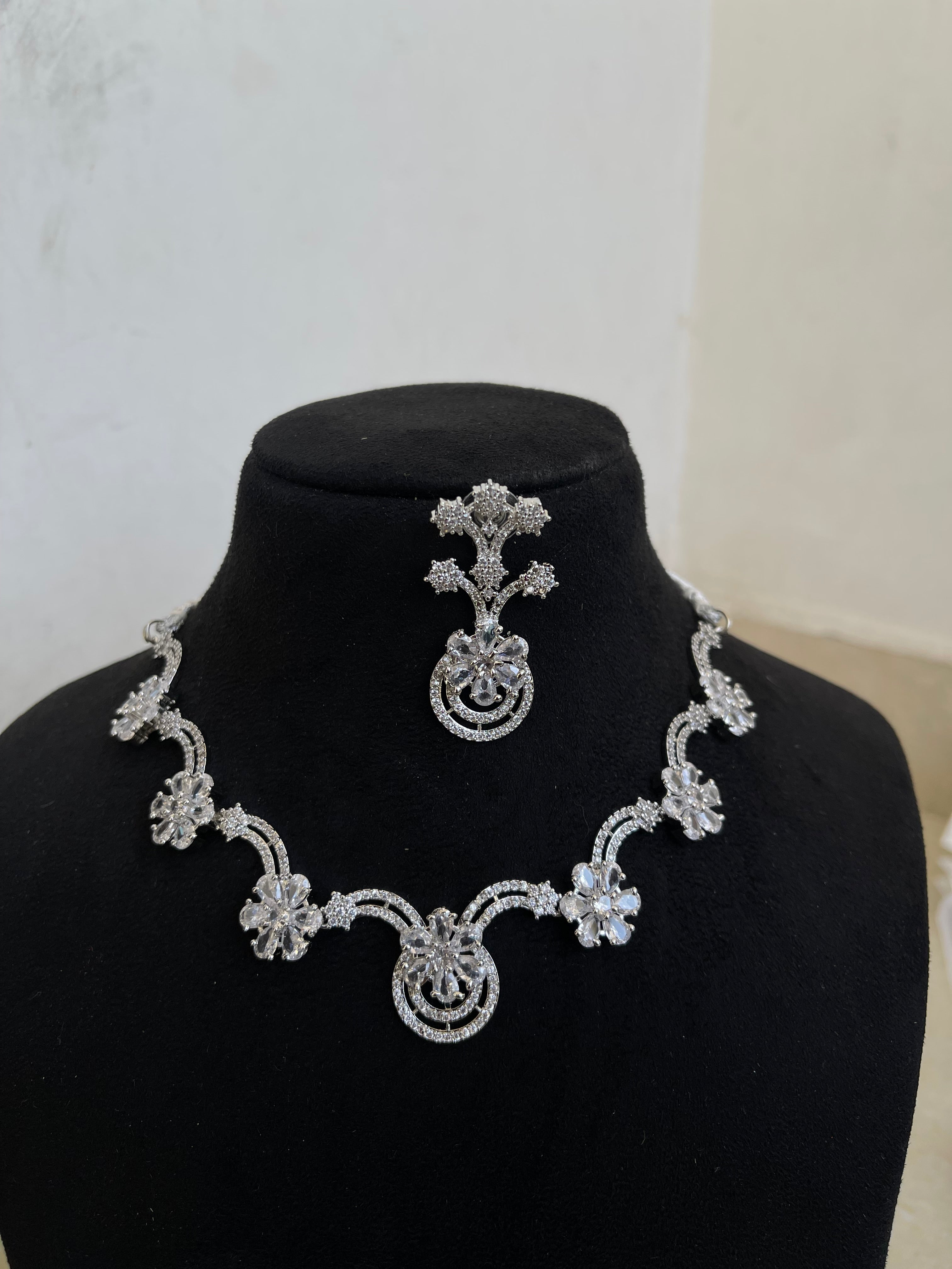 Reverse U diamond finish neckset with earrings ns337