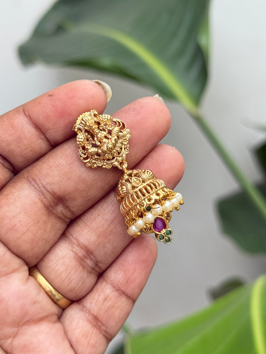 Er70 Lakshmi Devi pearl butta