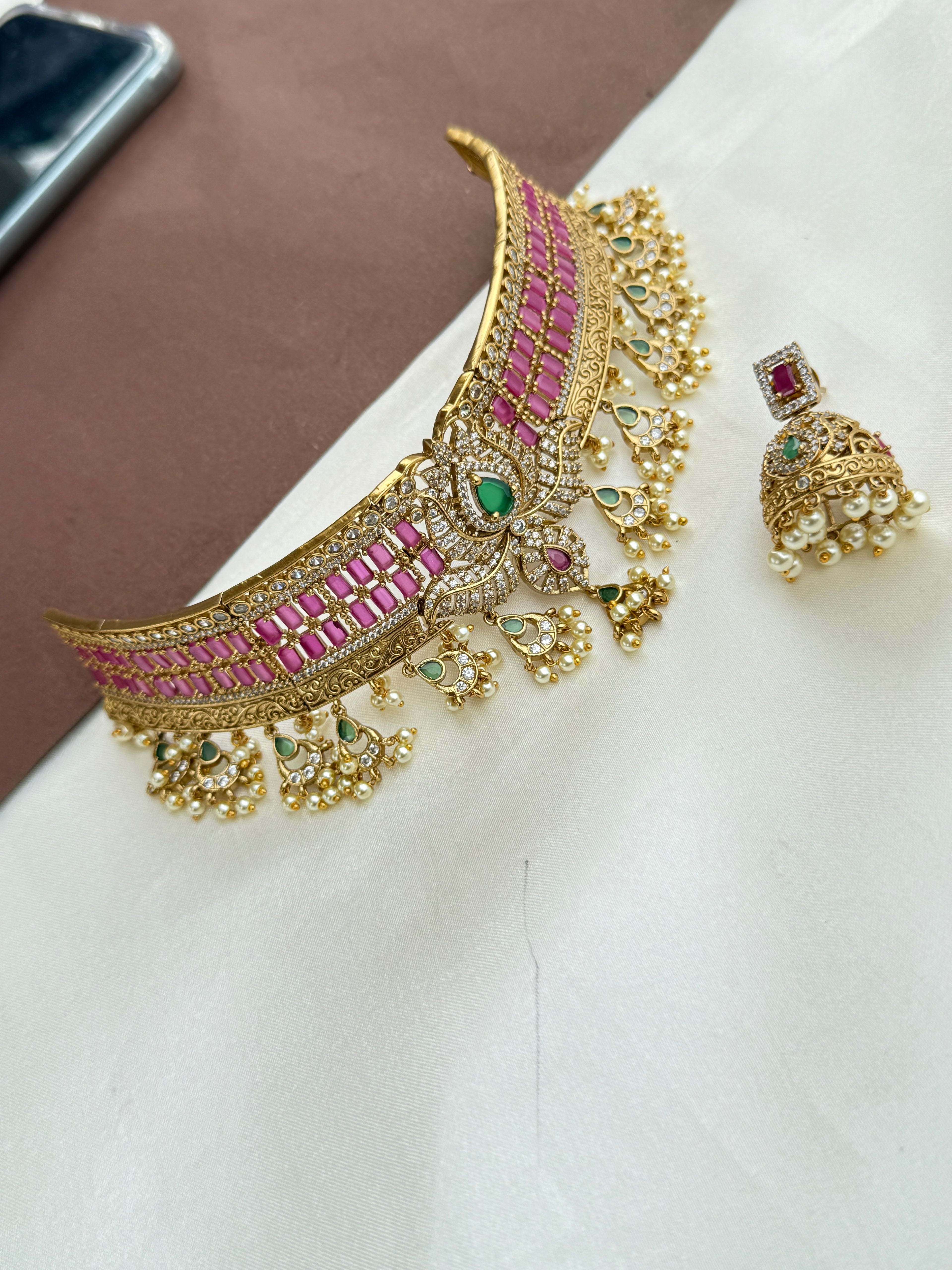 Ch018 emerald pink choker