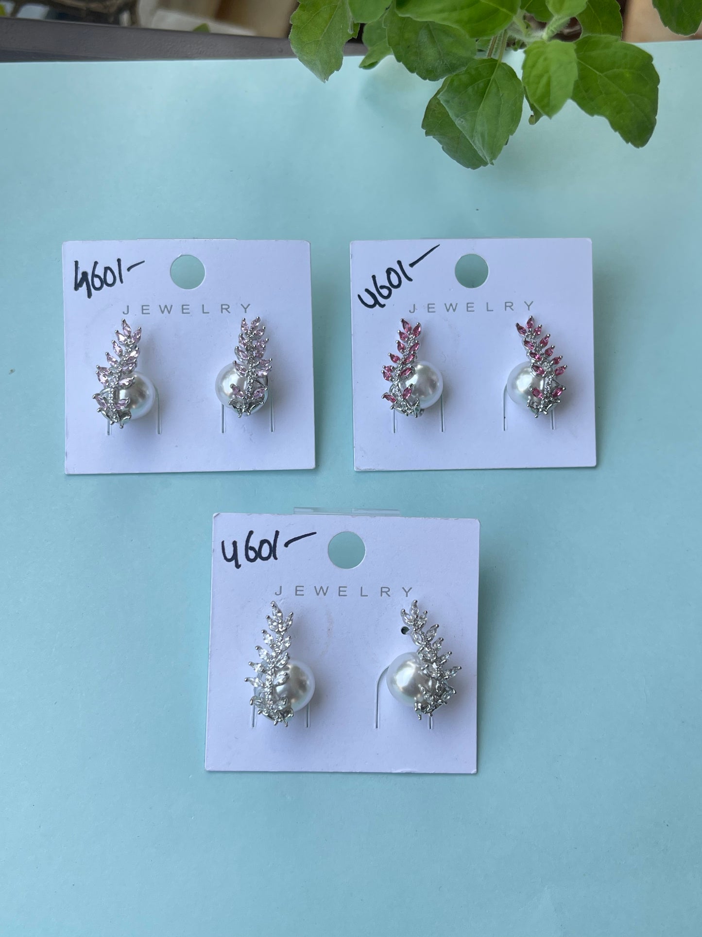 Pearl leaf silver studs