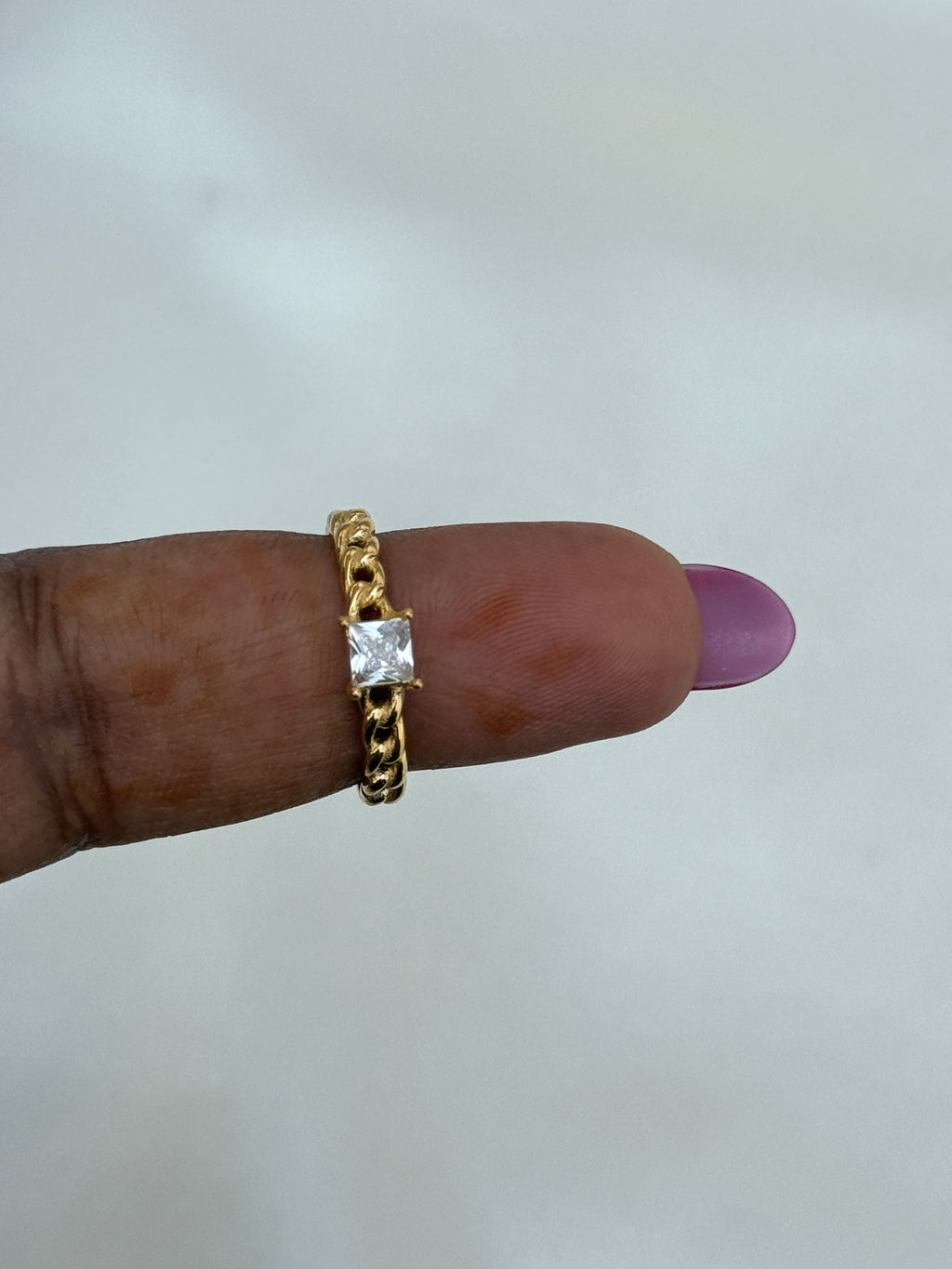Rg055 anti tarnish white stone square shape ring