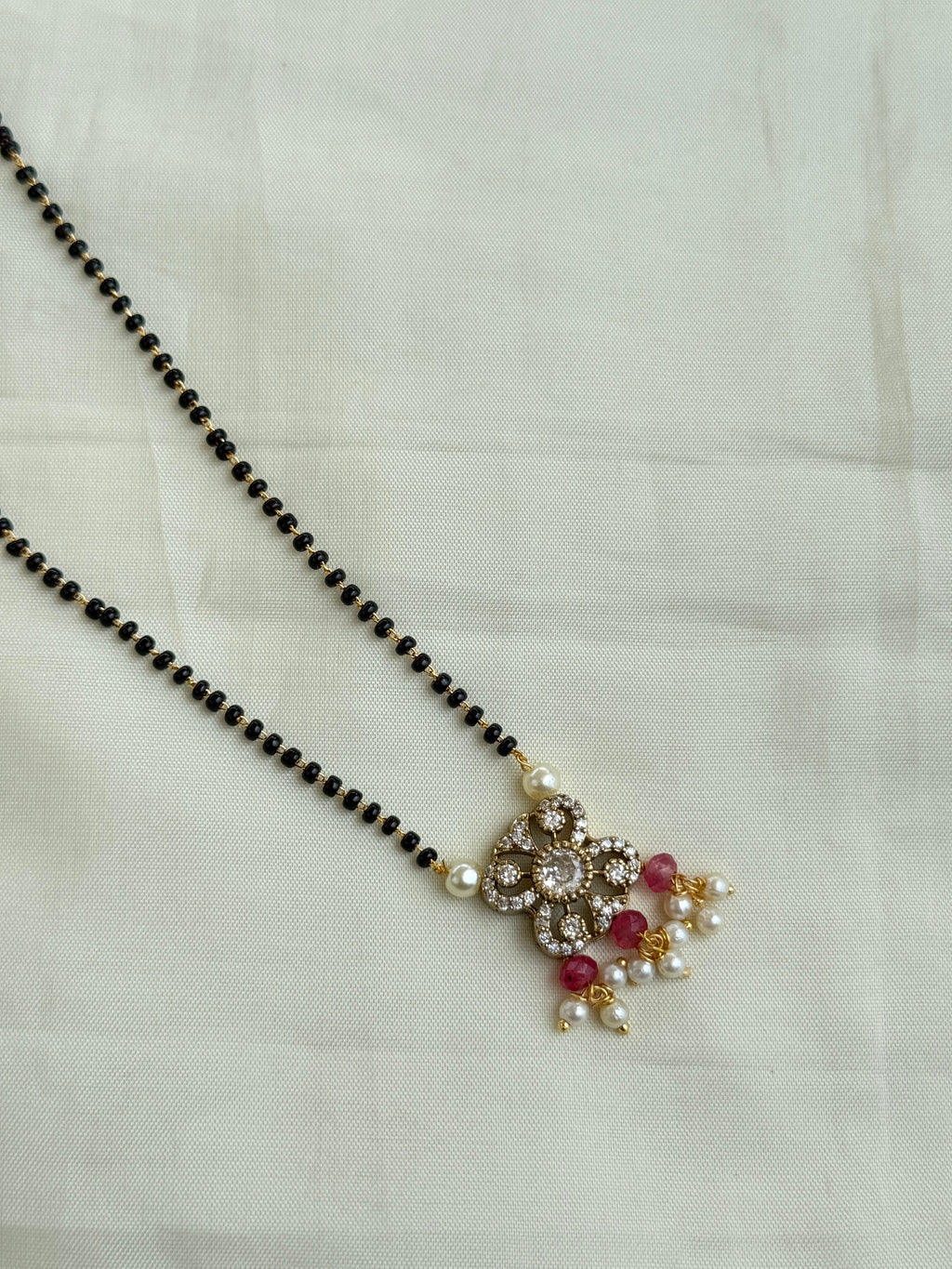 Bb006 single line short blackbeads