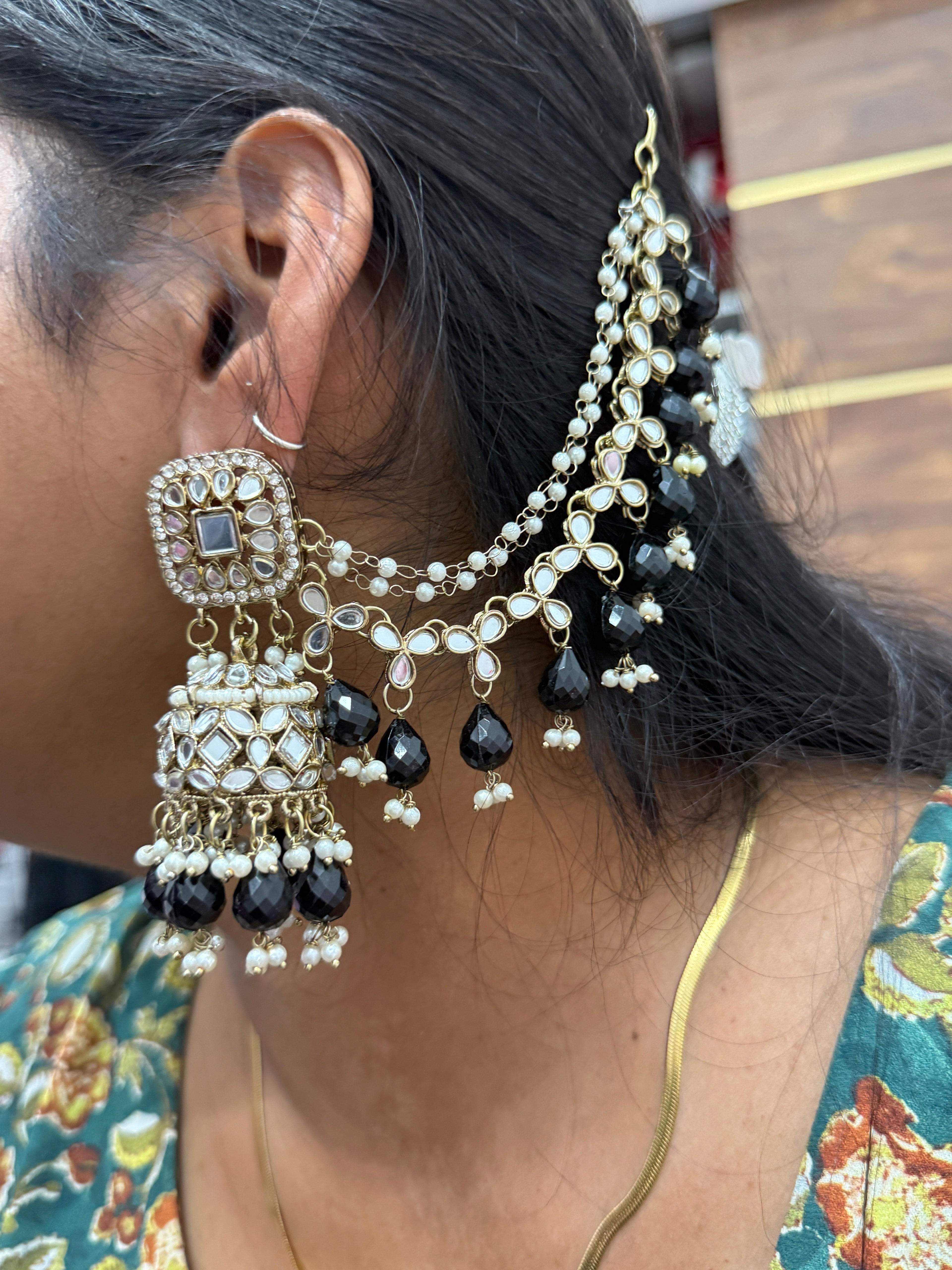 Mn001 4inches heavy mirror statement earrings with earchain and maang tikka