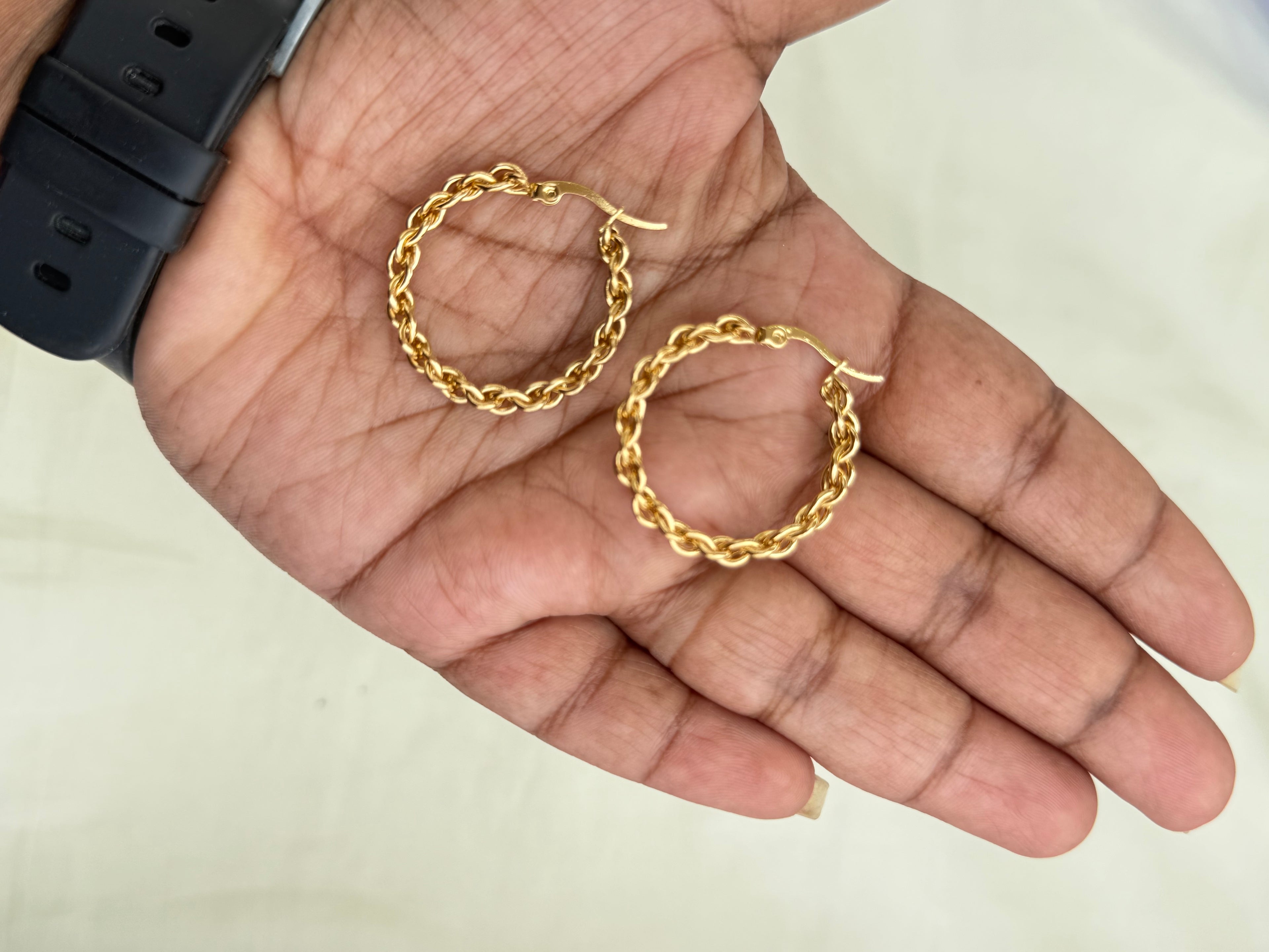 Er007 circle anti-tarnish hoops in gold and silver