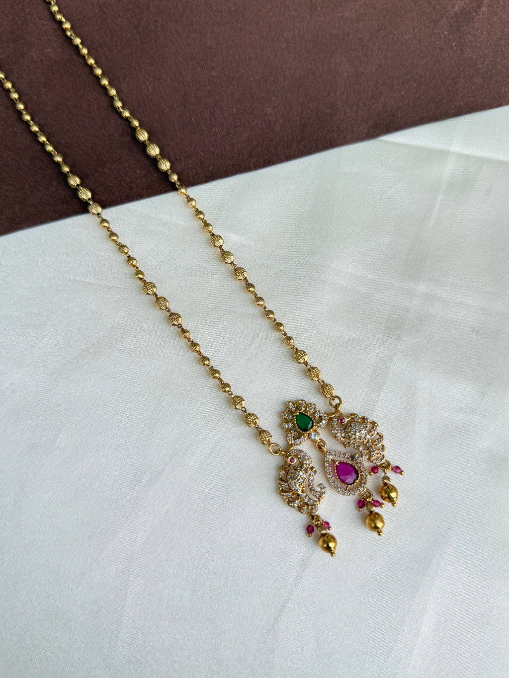 Dc026 gold balls chain with dual peacock pendant
