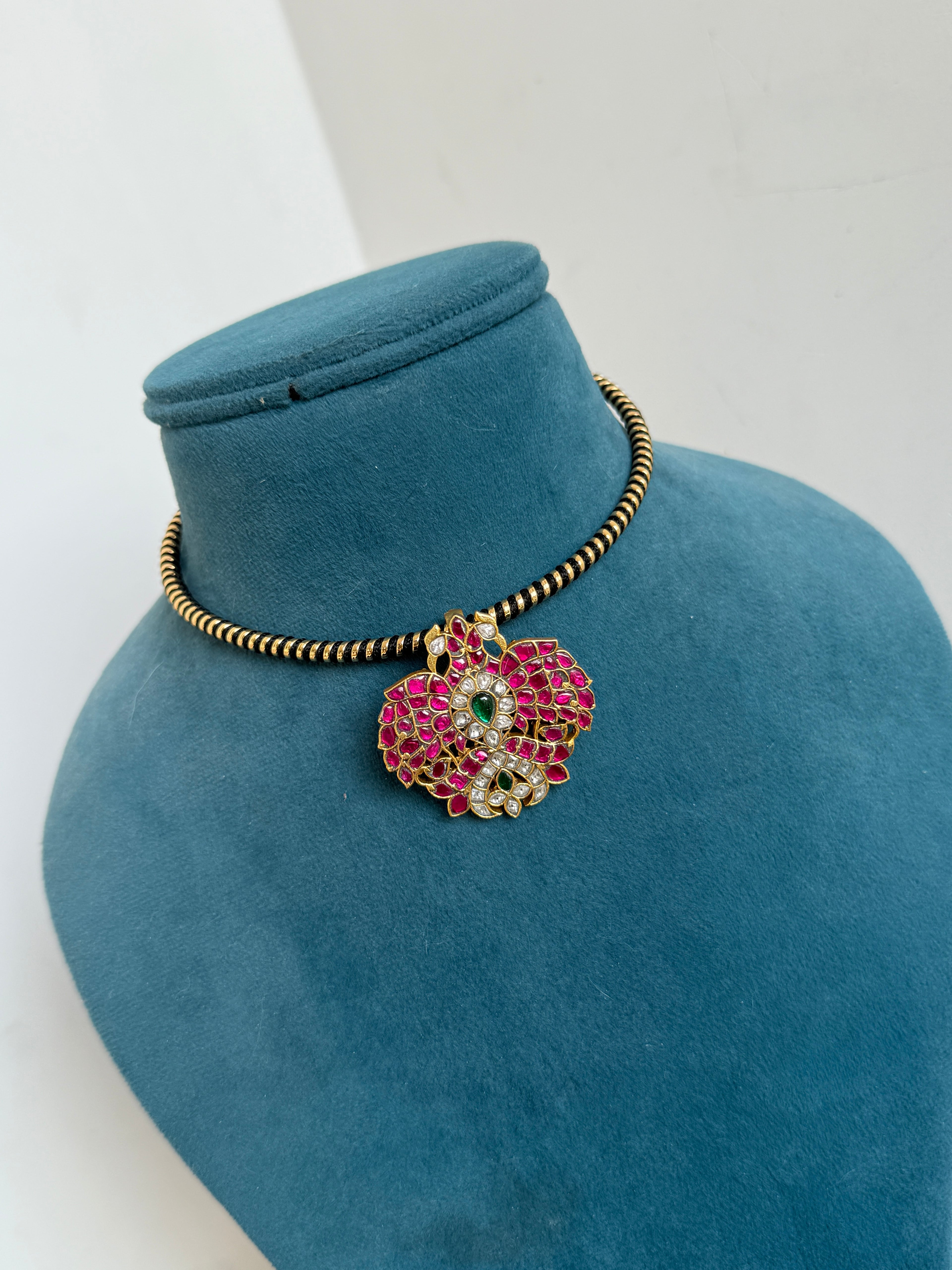 Hs021 hasli with jadau kundan garudavegha pendent