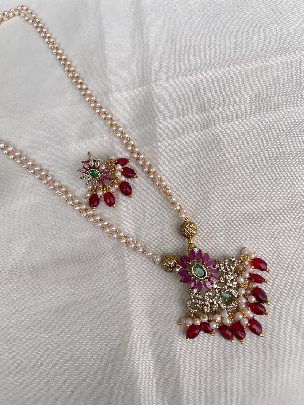 2 lines Pearl chain pendant with earrings