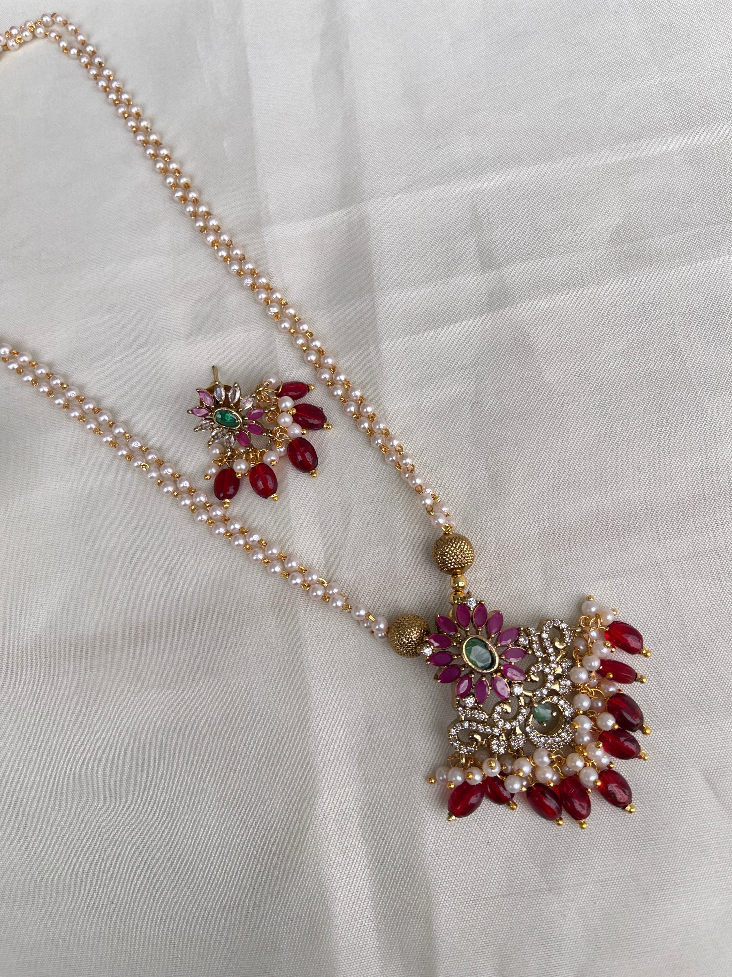 2 lines Pearl chain pendant with earrings