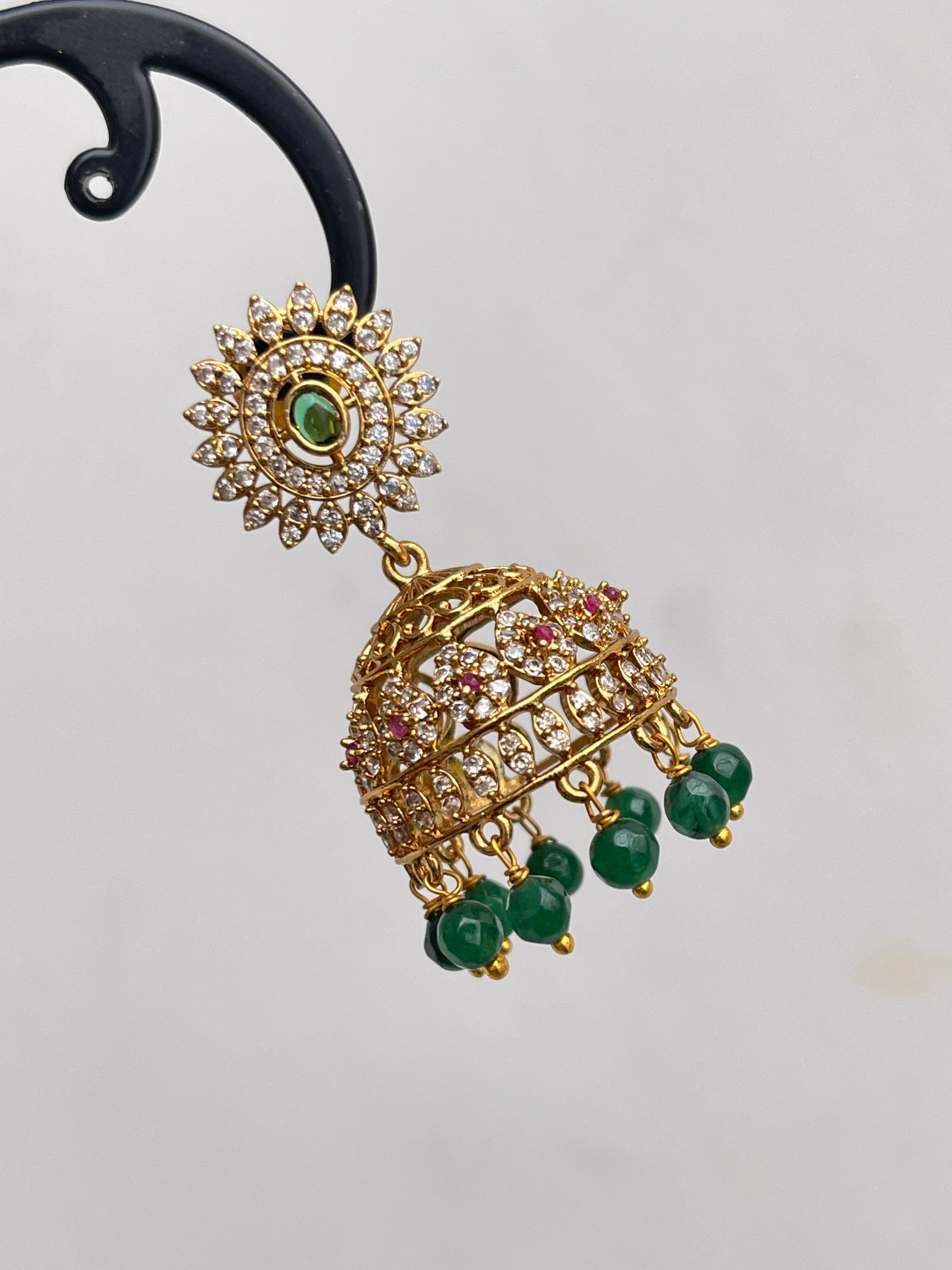 Round butta green beads