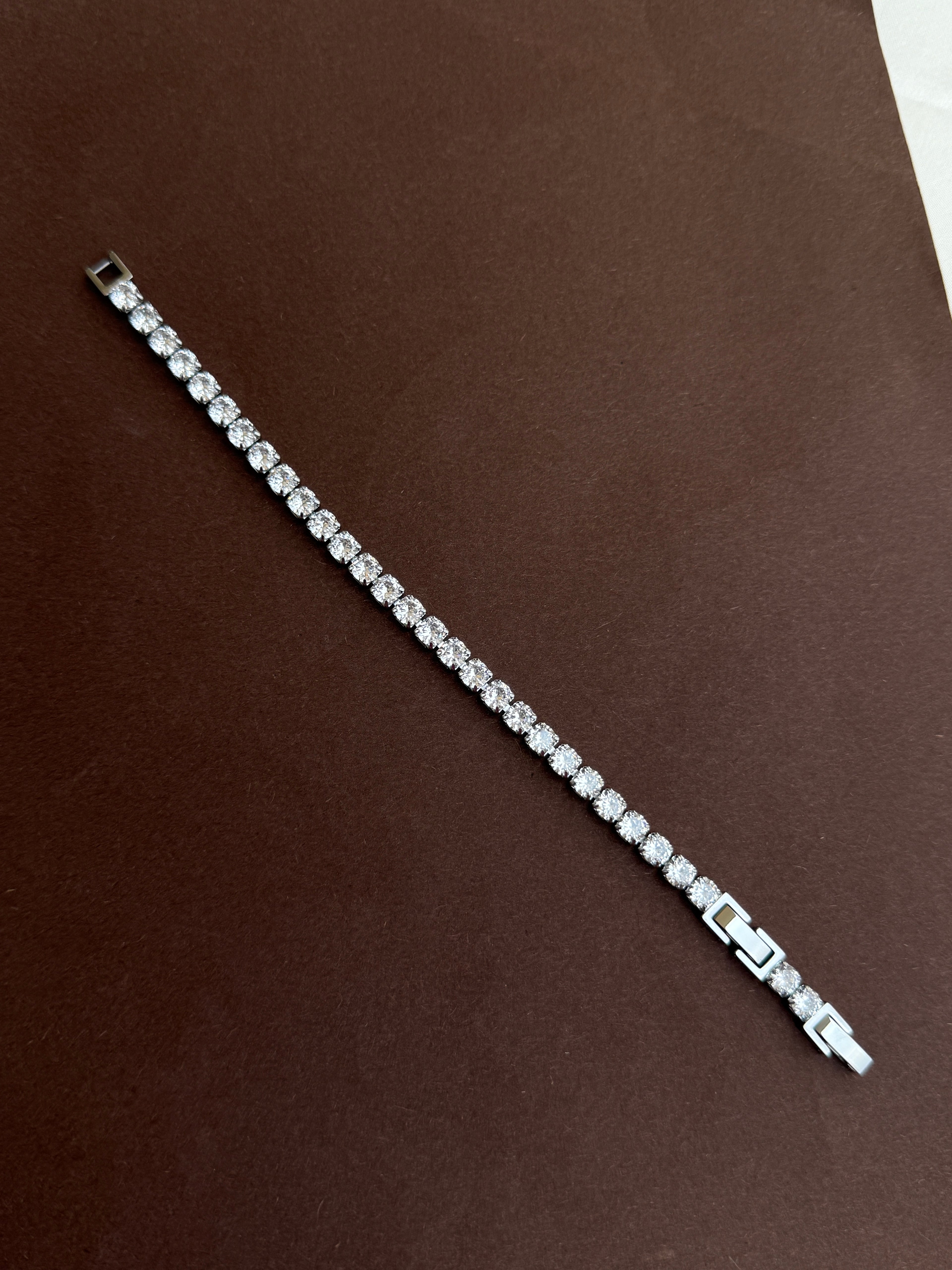 Br538 anti tarnish stones chain bracelet