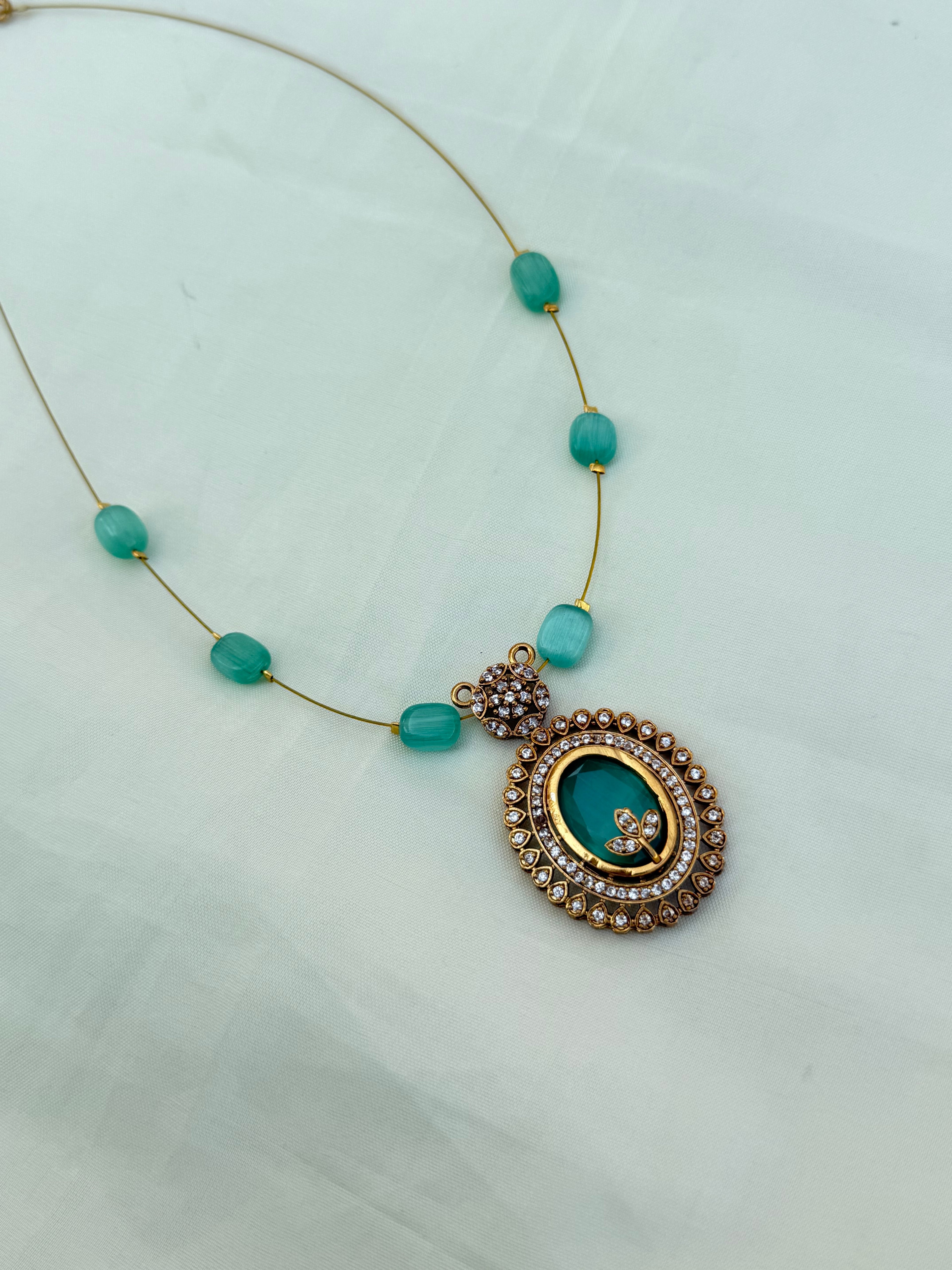 Ns0020 mintgreen beads invisible Neckset