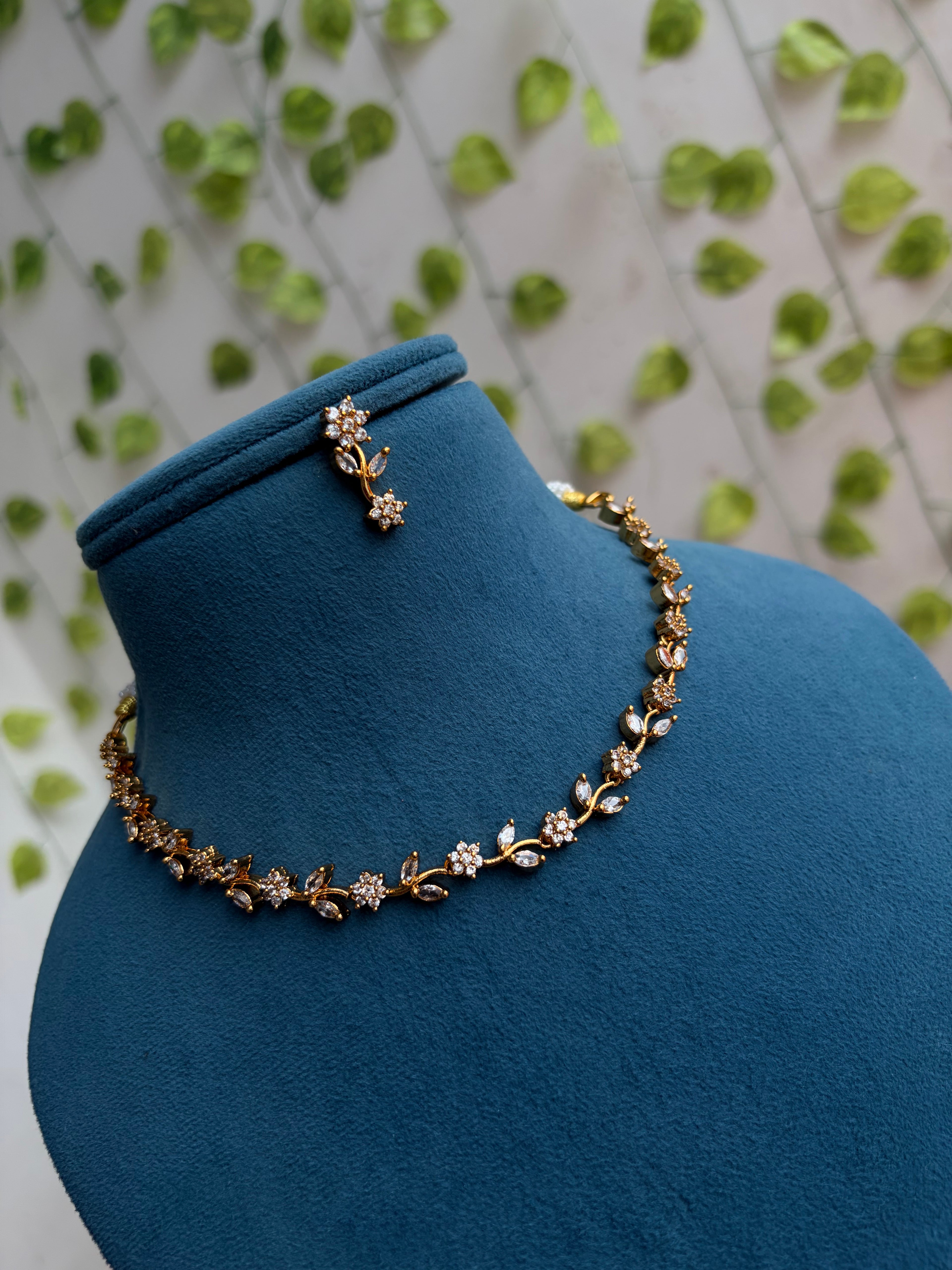 Flower design short Neckset with earrings - Ns886