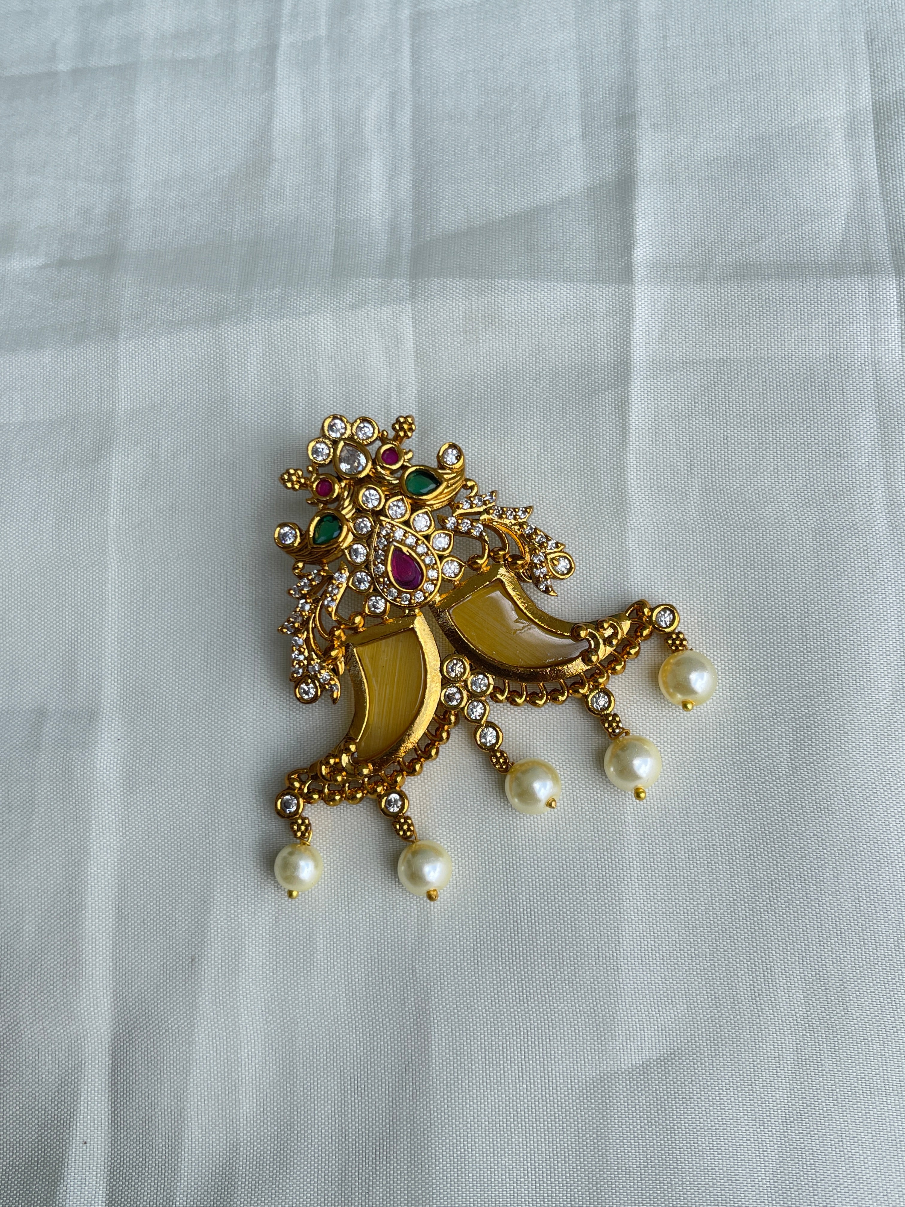 Puligoru pendant