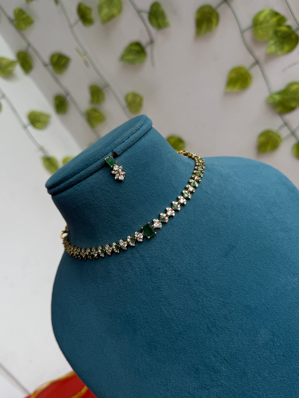 Emerald Green Flower design Choker neckset with earrings ns265