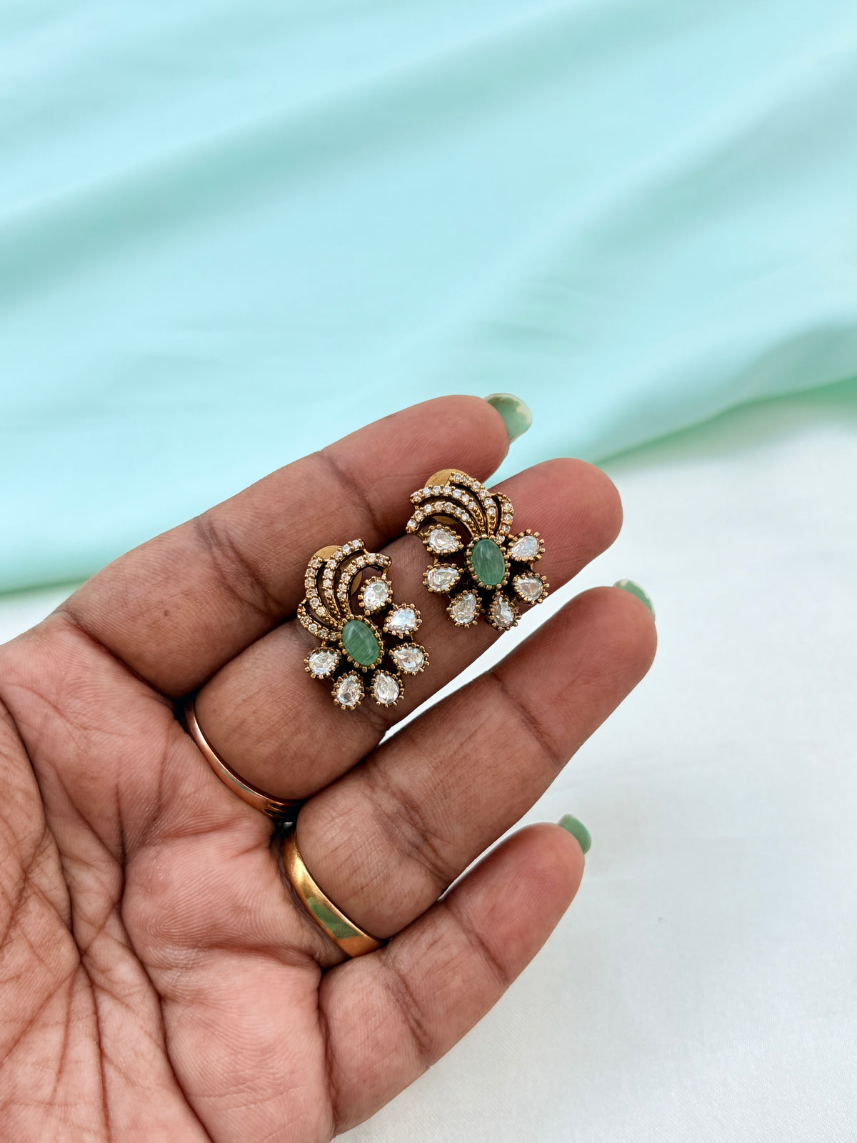 Diamond replica studs st189