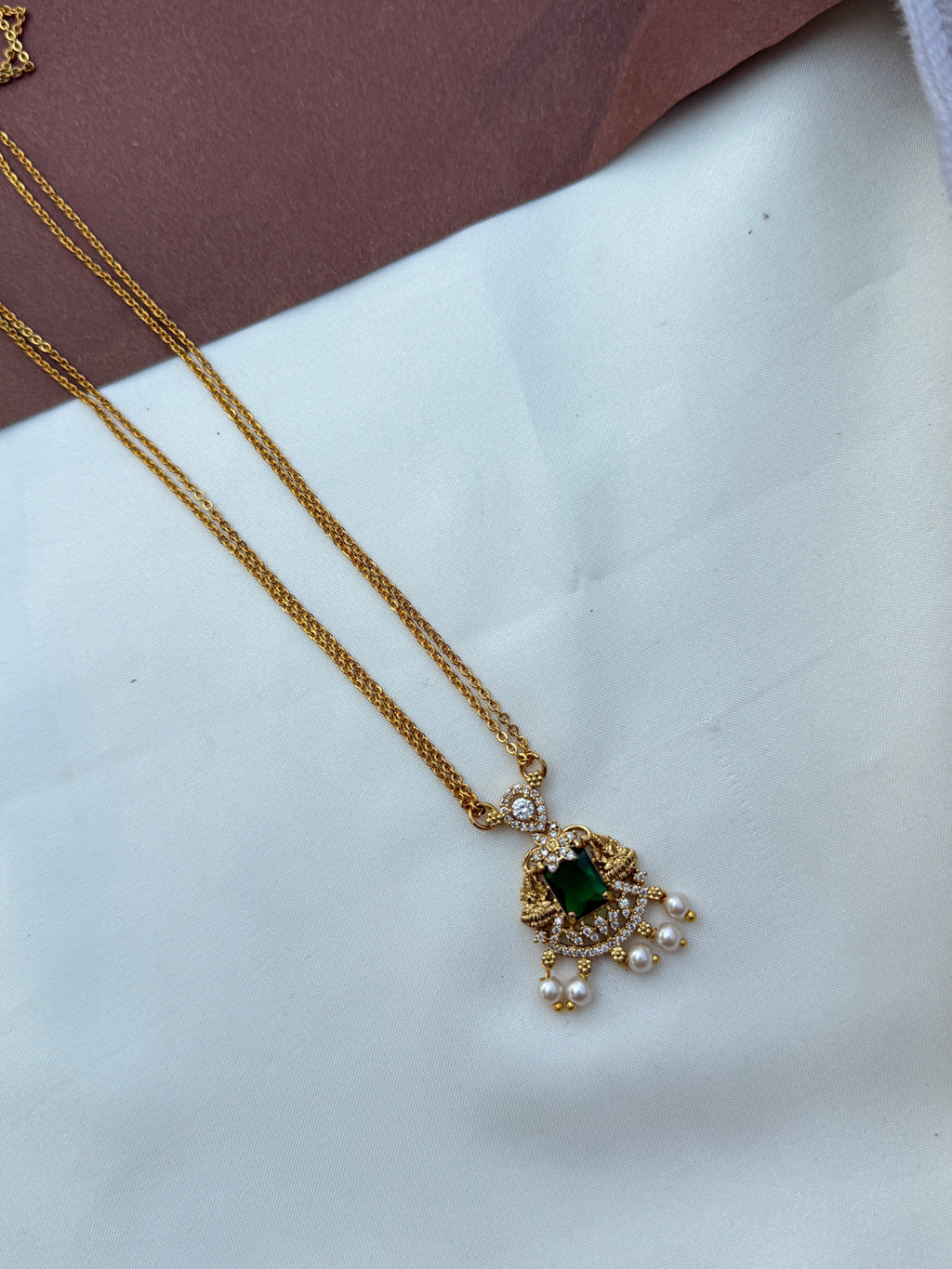 Ns611 2 lines Lakshmidevi green stone chain