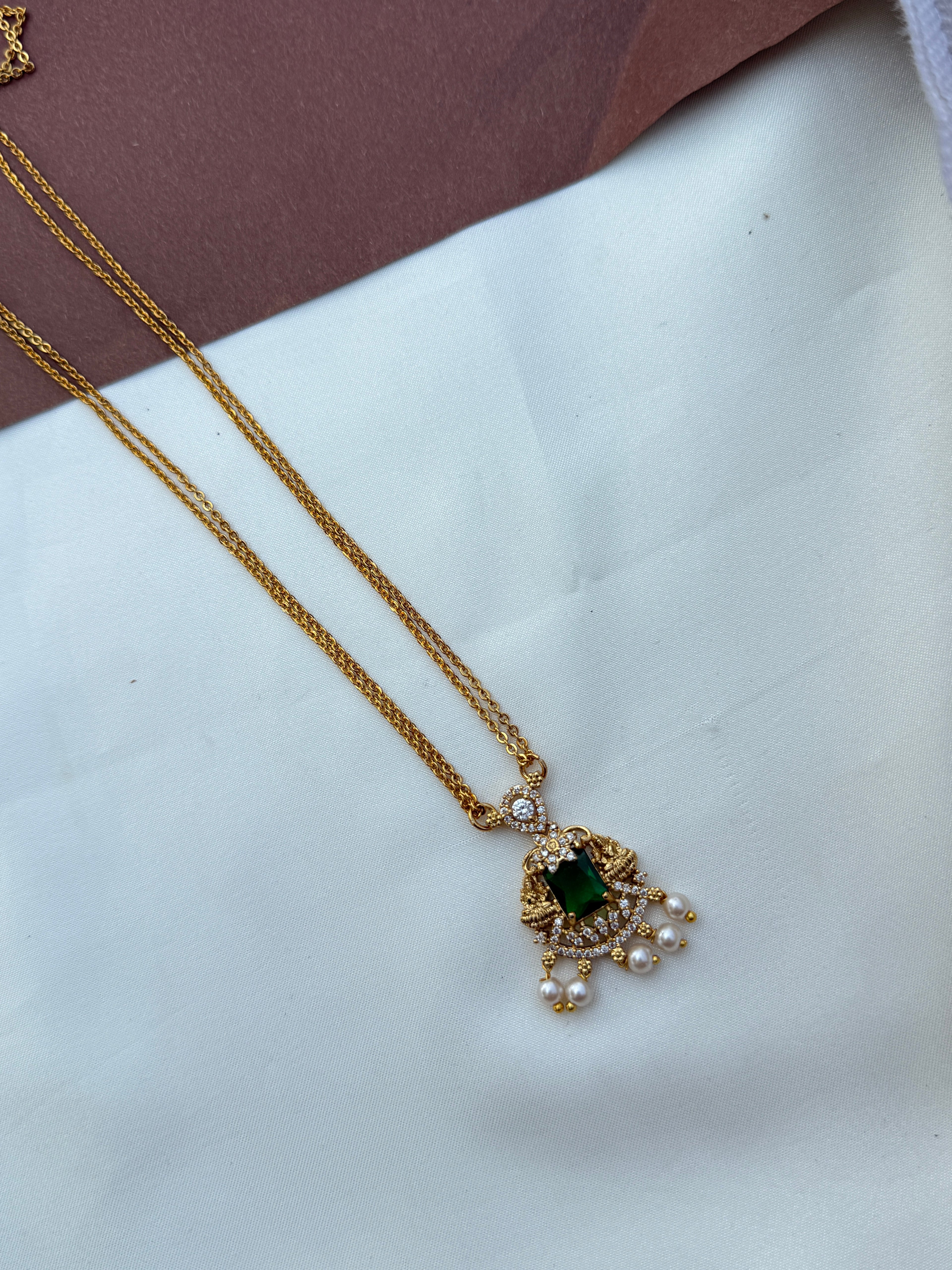 Ns611 2 lines Lakshmidevi green stone chain