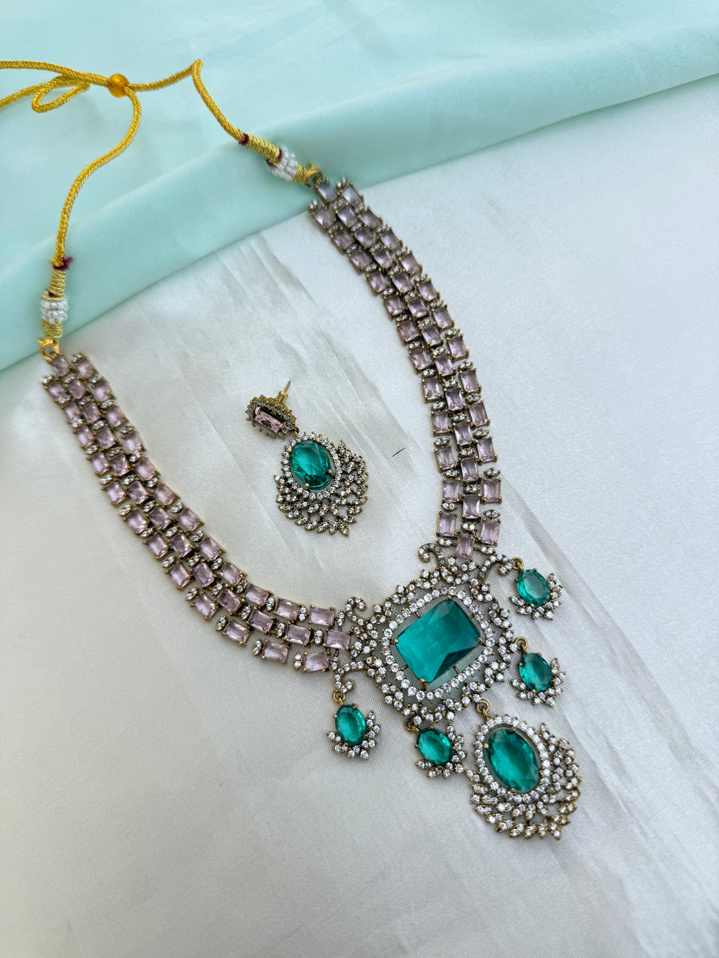 Emerald elegance short Neckset with earrings ns992