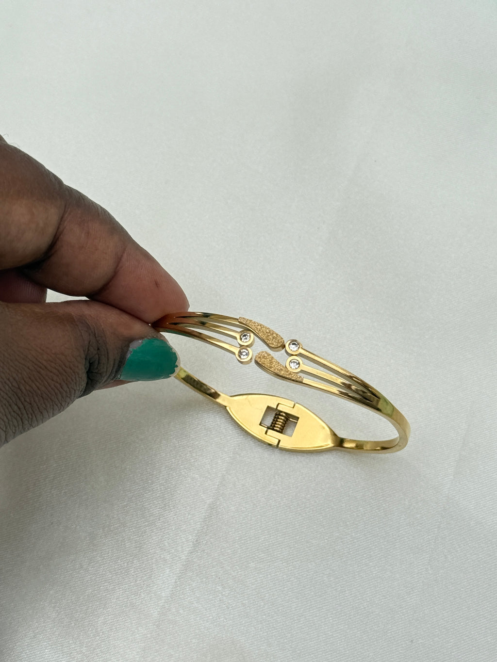 Ab577 anti tarnish 4stone 2:0to 2:2 size opeanable  kids kada bracelet