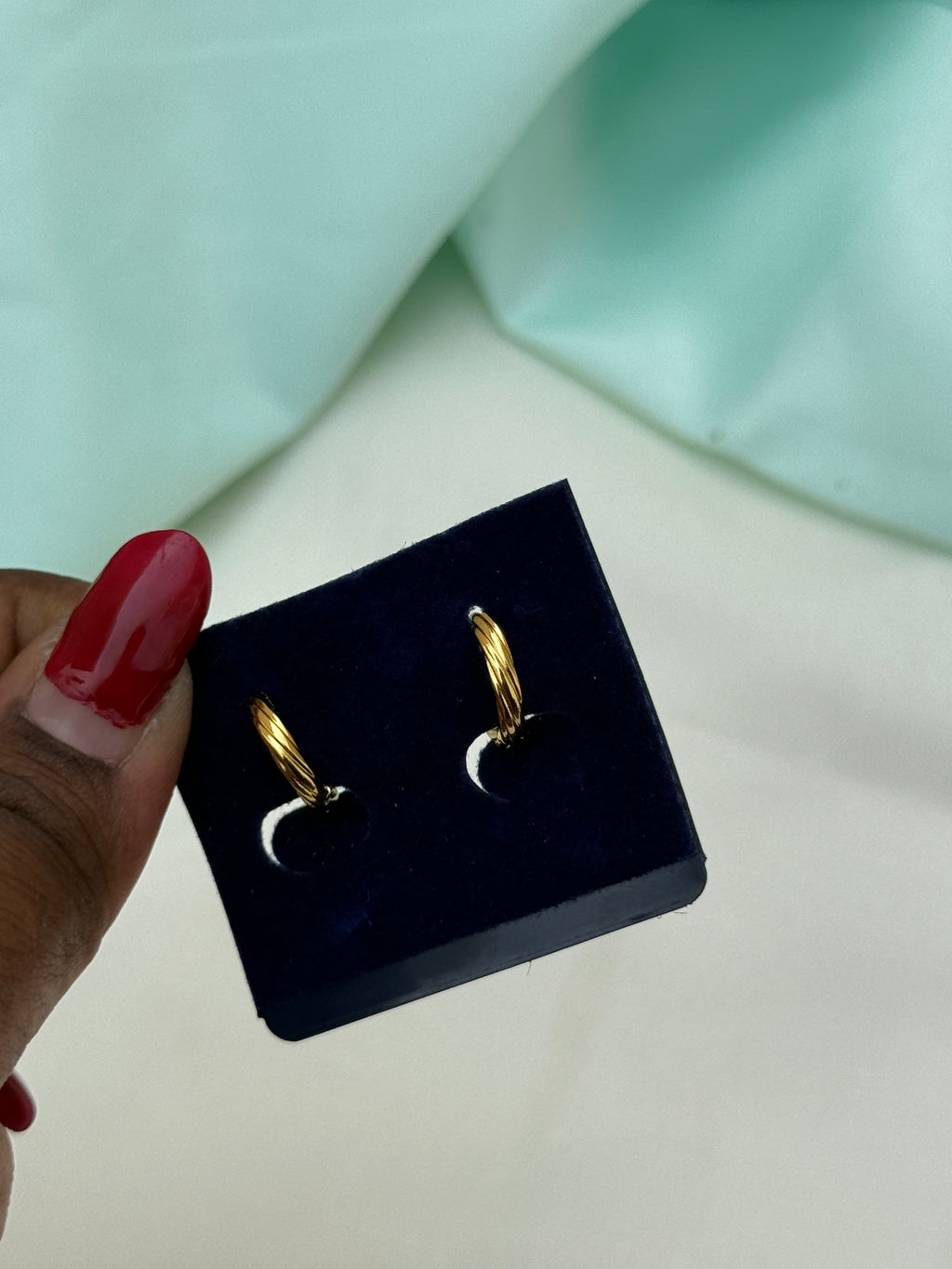 St087 anti tarnish hoops earrings