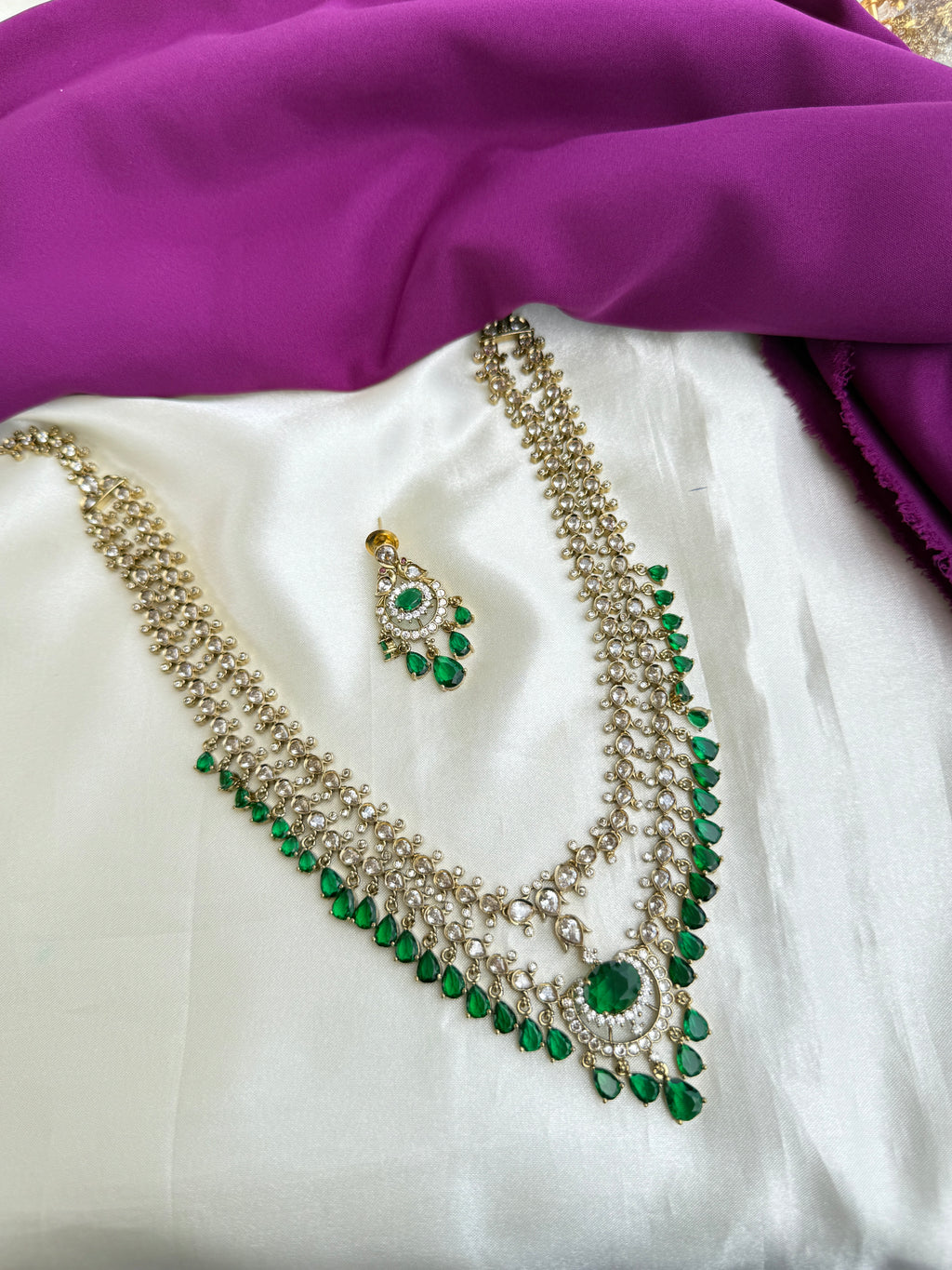 Unique 2 layers 3/4 neckset with earrings