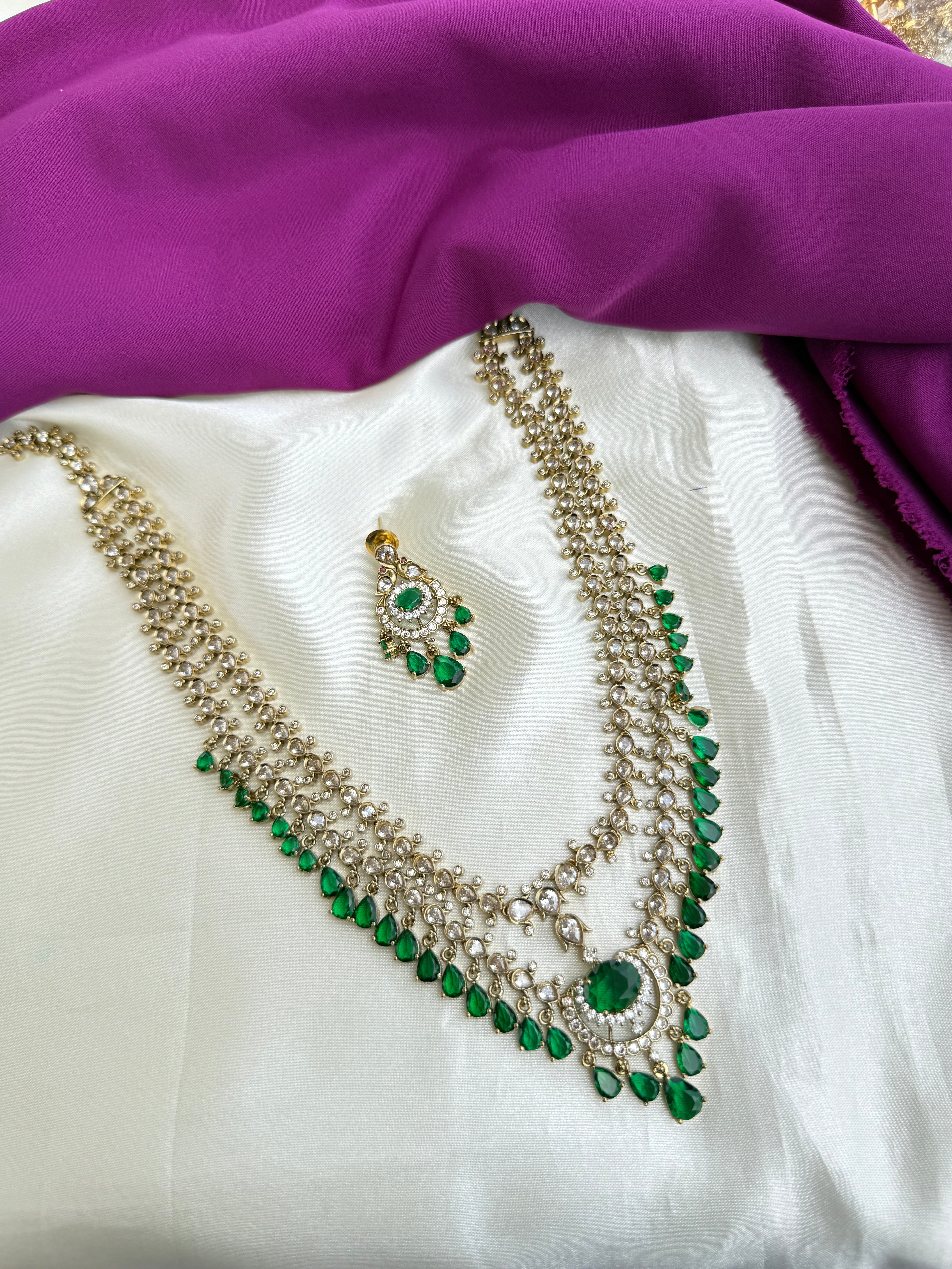 Unique 2 layers 3/4 neckset with earrings