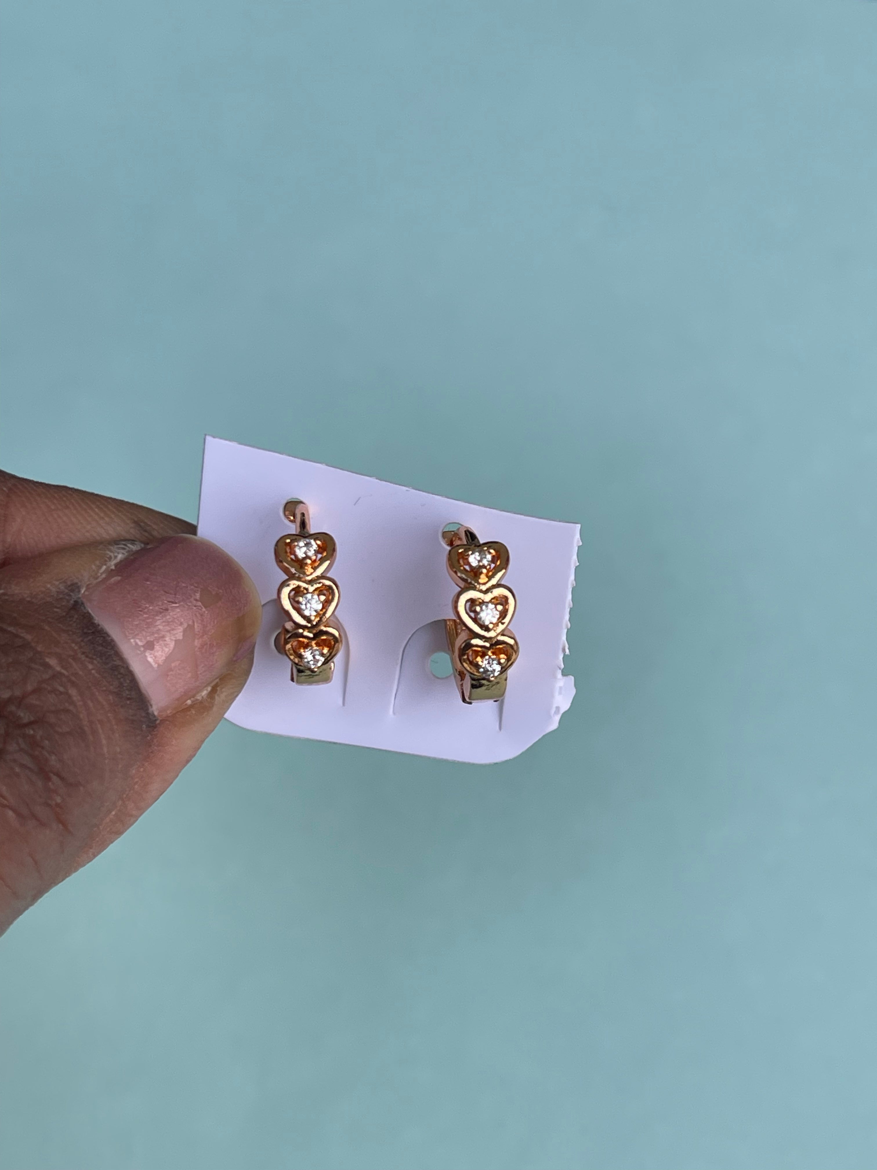 Heart shape locksystem studs