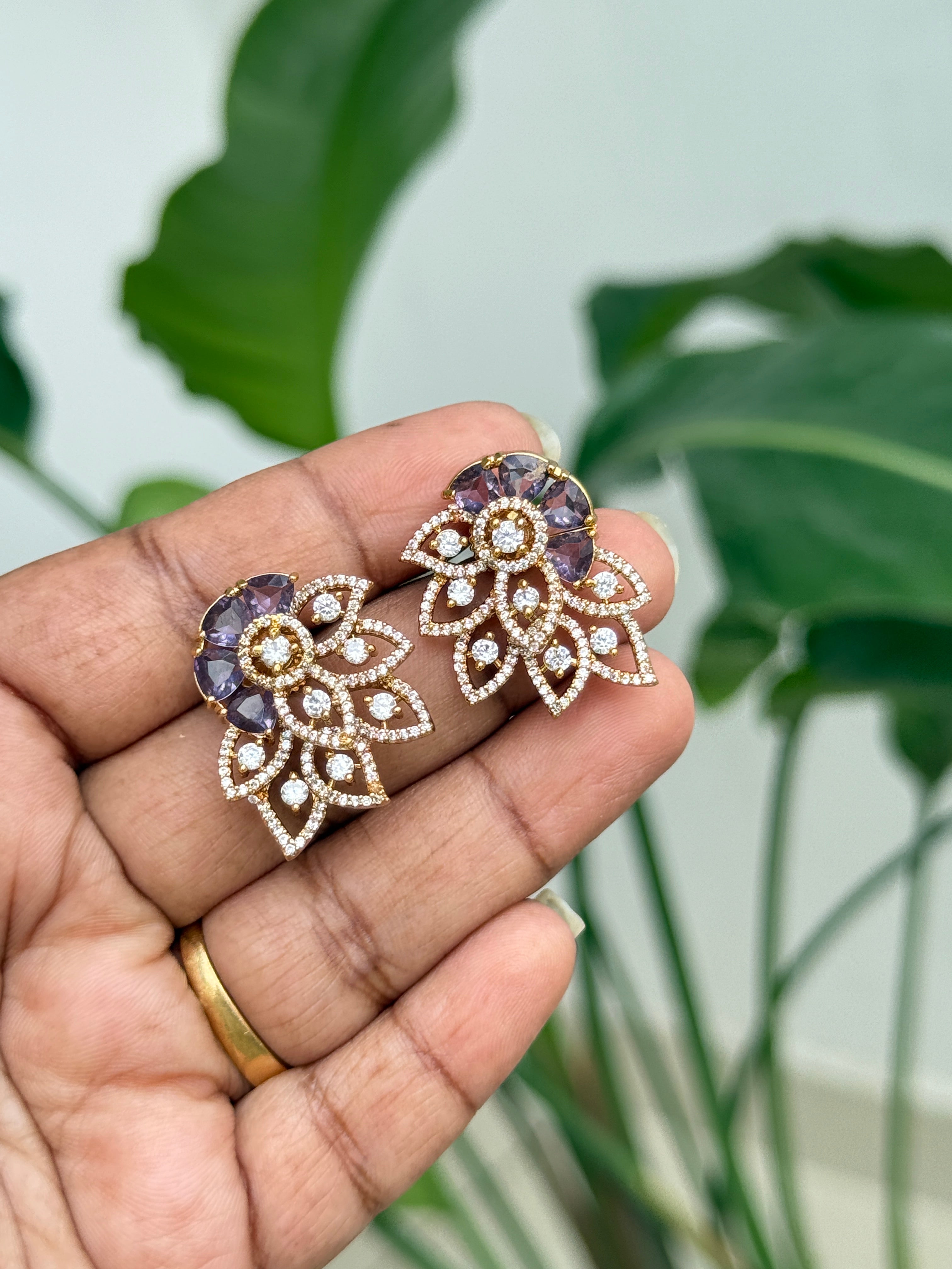 Er106 purple flower studs