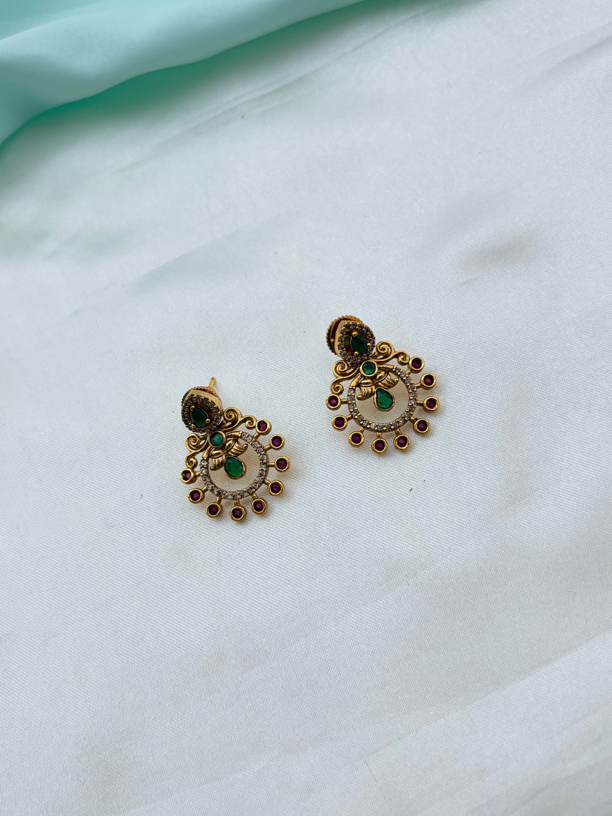 Unique multi flower design studs Er959