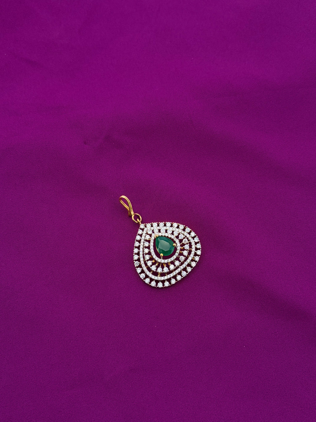 Drop shape diamond tikka Tk759